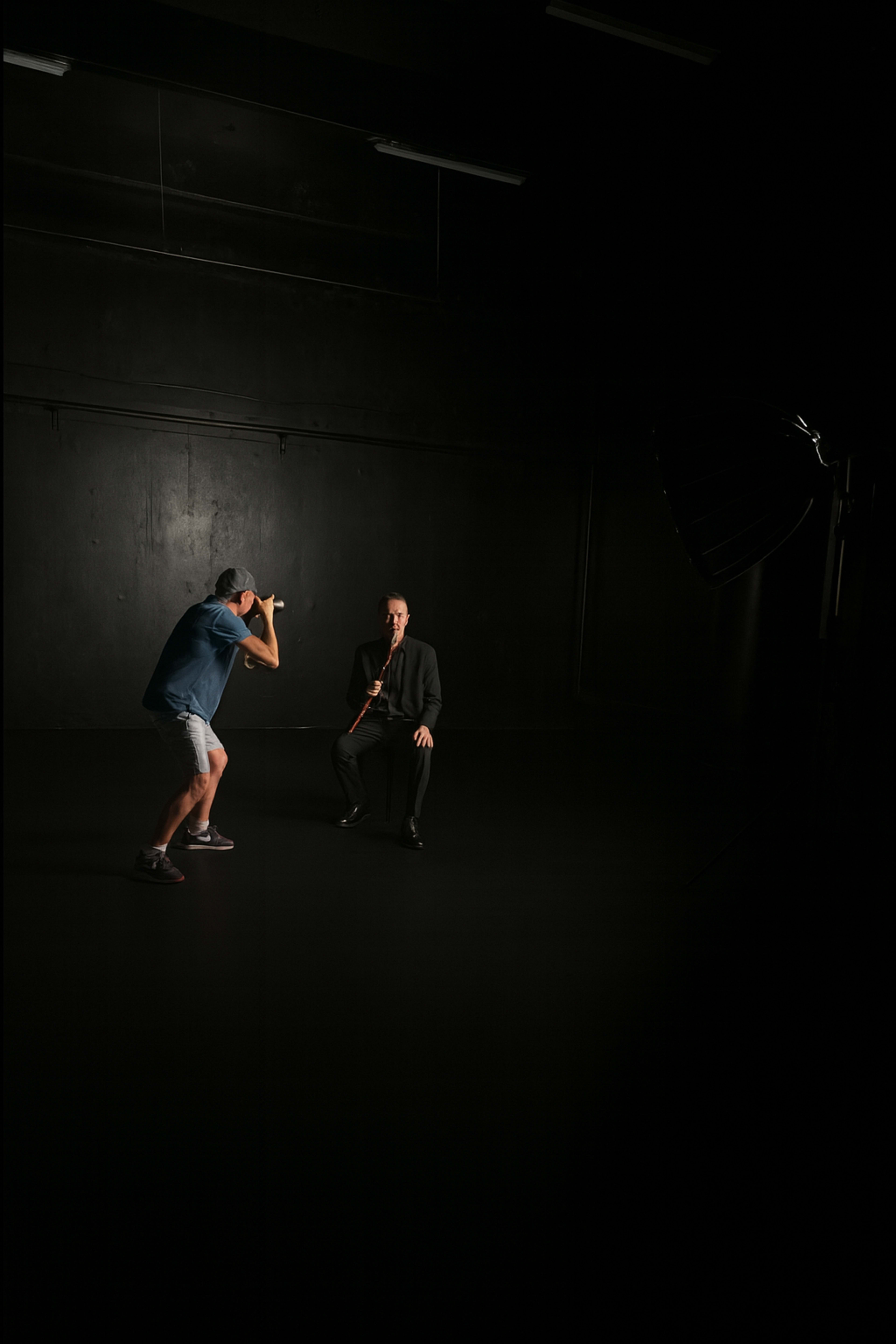 STUDIO PHOTO FOND NOIR DE 100 m2 Image in , Bagnolet