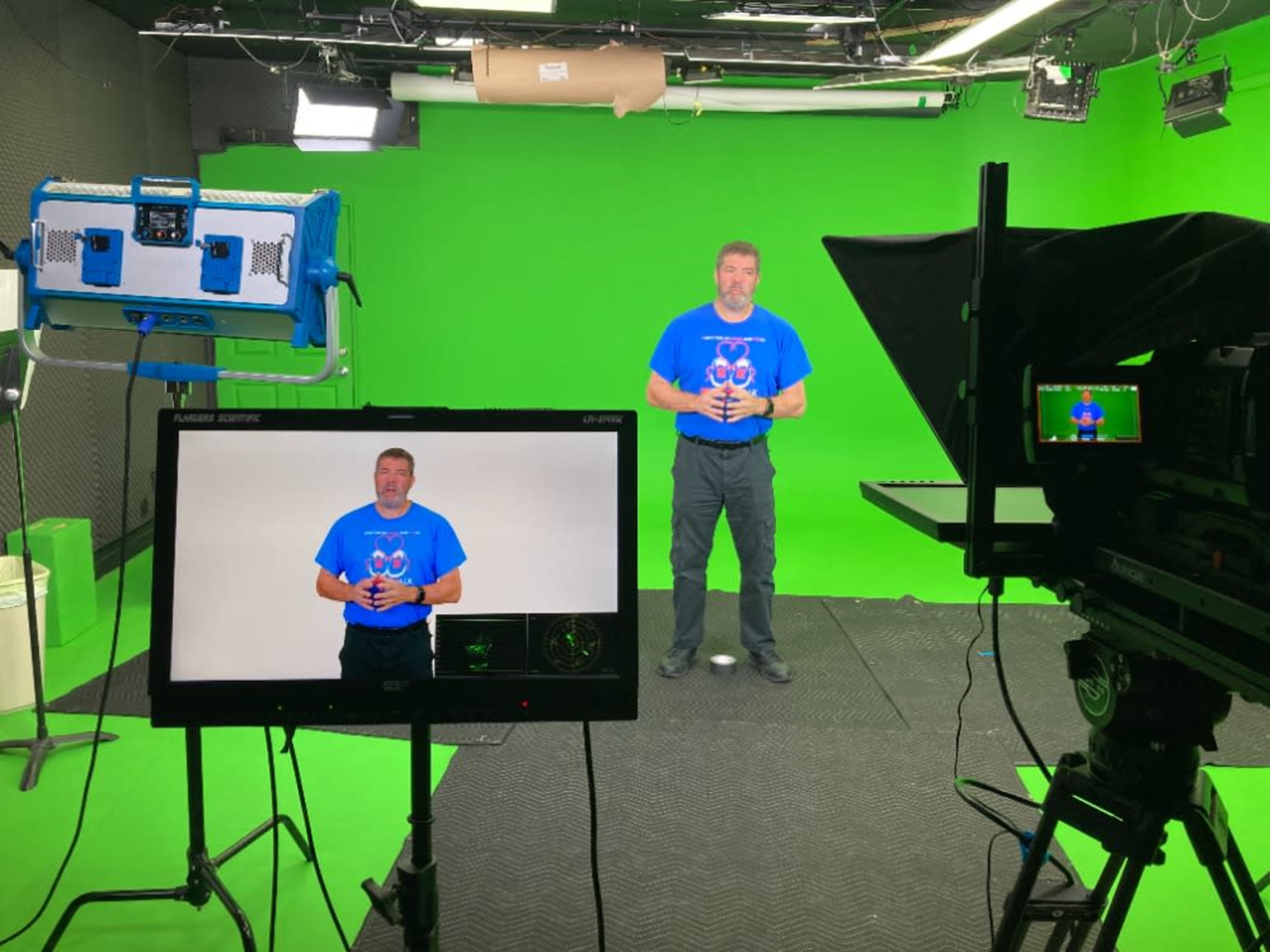 Broadcast 4K Monitor w/ scope (per production day)