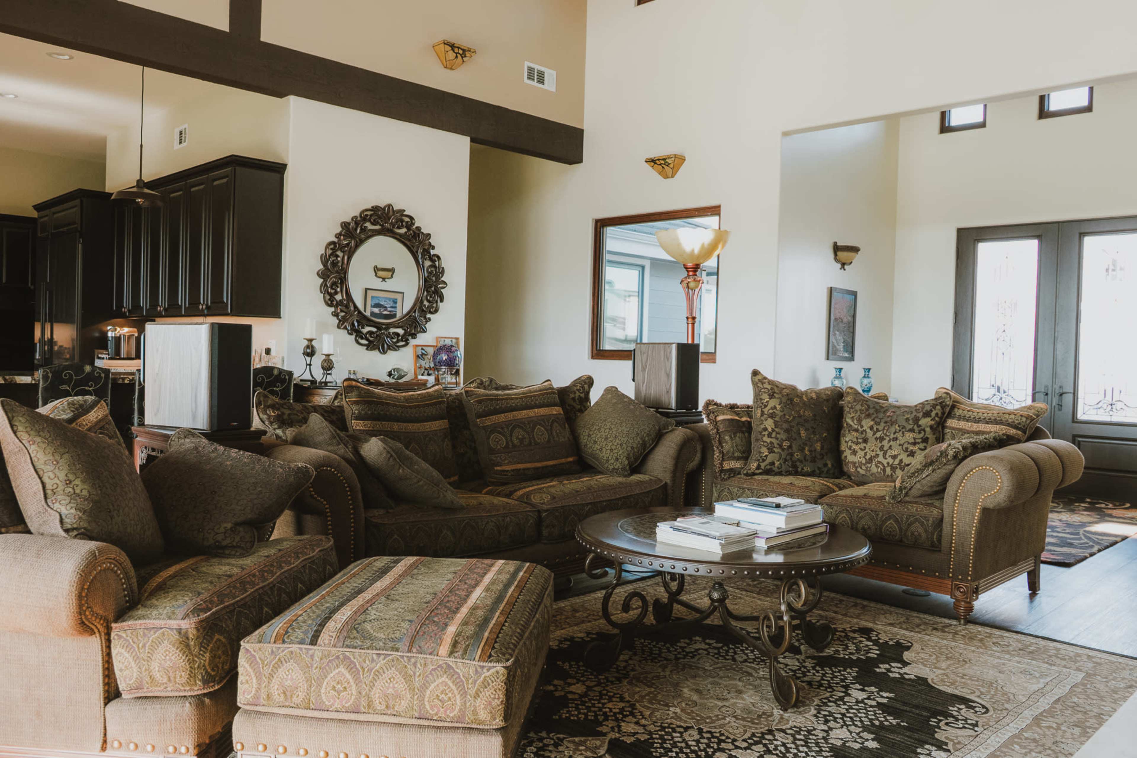 Large Country Modern Home with Mountain Views Image in Hidden Meadows, Escondido, CA