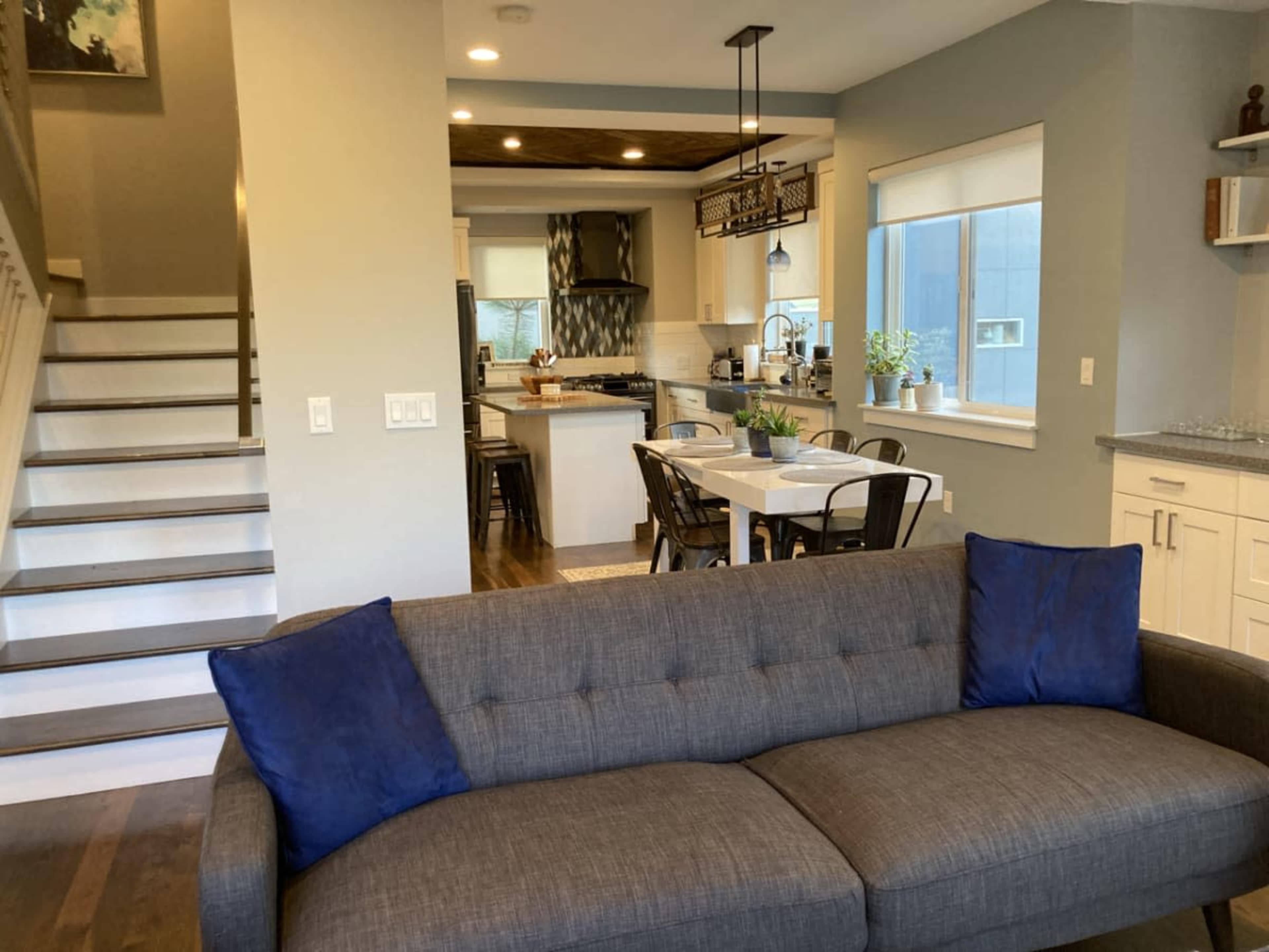 Bright and Modern West Seattle Townhome w/ Furnished Rooftop Image in North Delridge, Seattle, WA