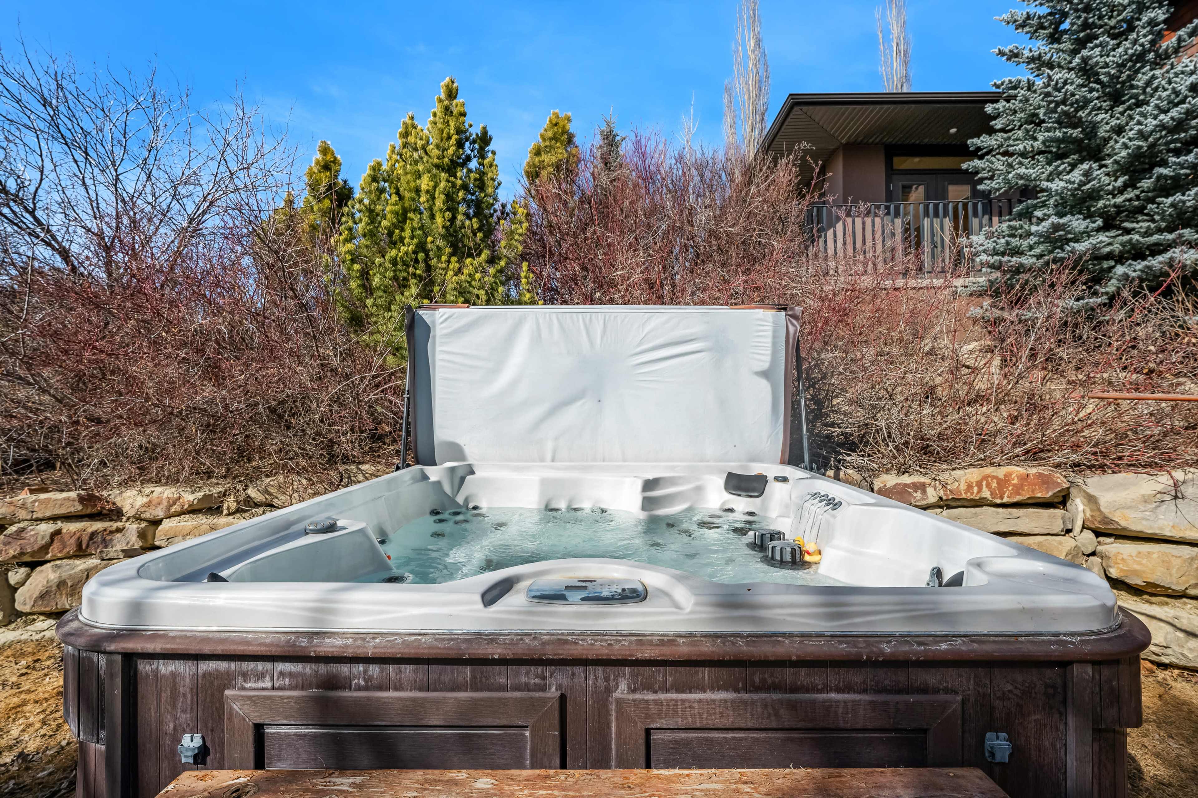 Private Yoga Studio + Nordic Spa | Natural Light + Mountain Views Image in Southwest Calgary, Calgary, AB