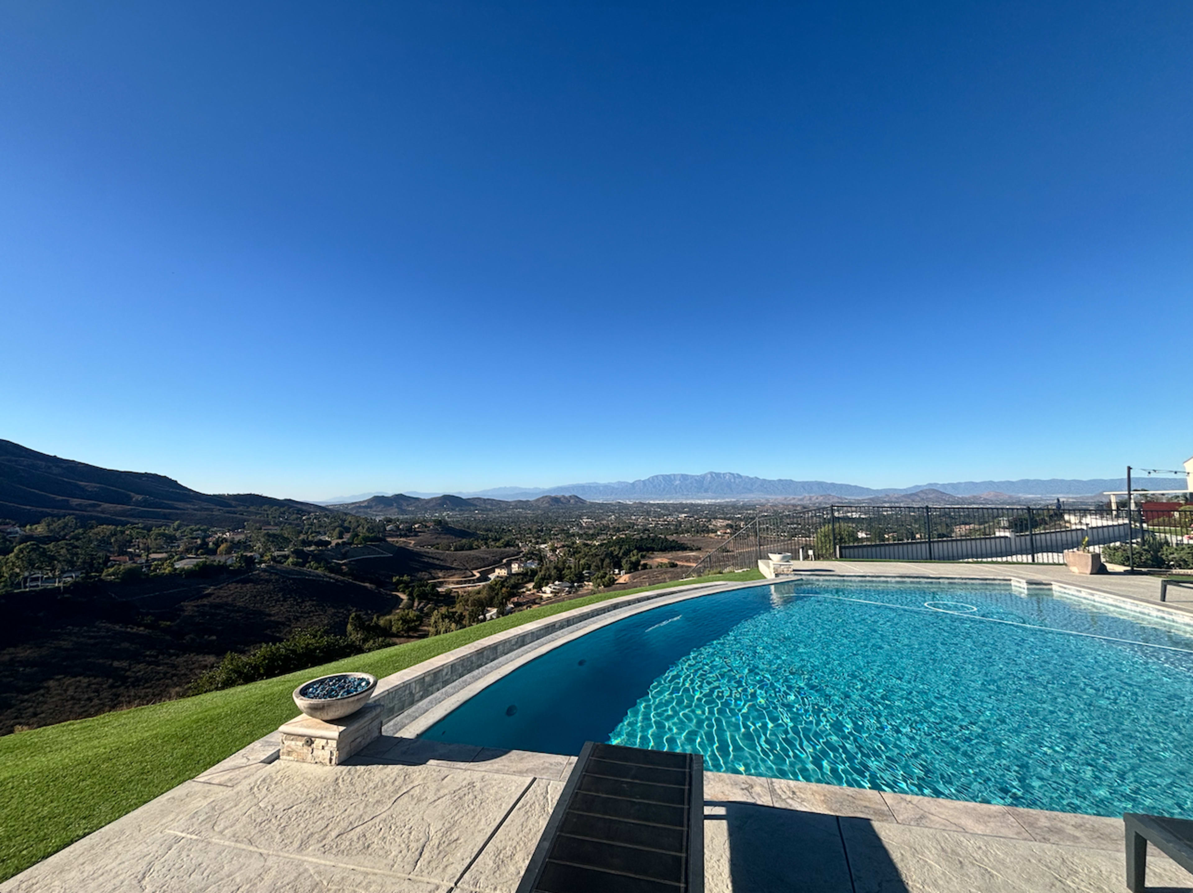 Hilltop Vista Venue Image in El Sobrante, Riverside, CA