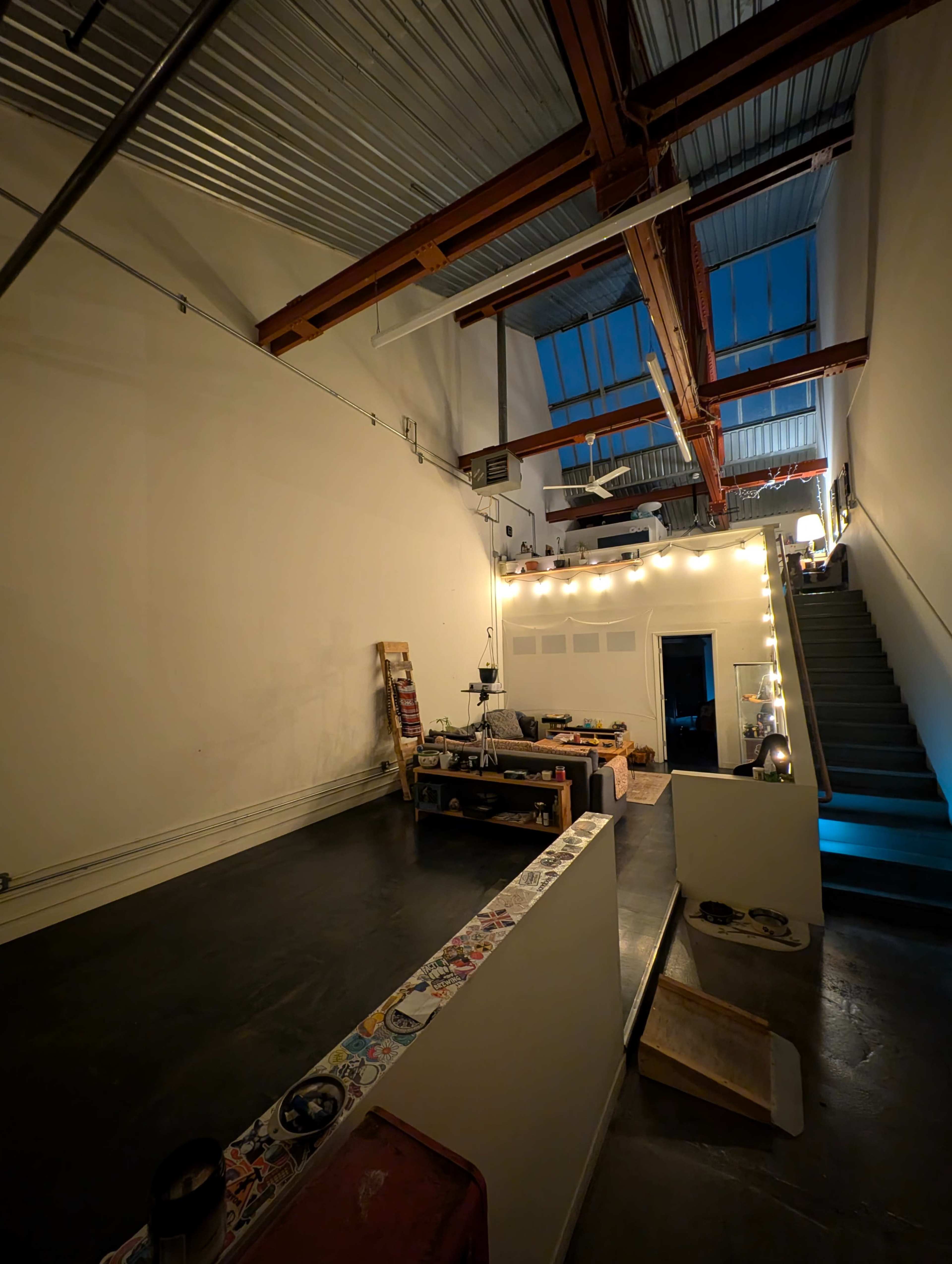 Industrial Loft space with 20+ foot high ceilings Image in Coliseum Industrial, Oakland, CA