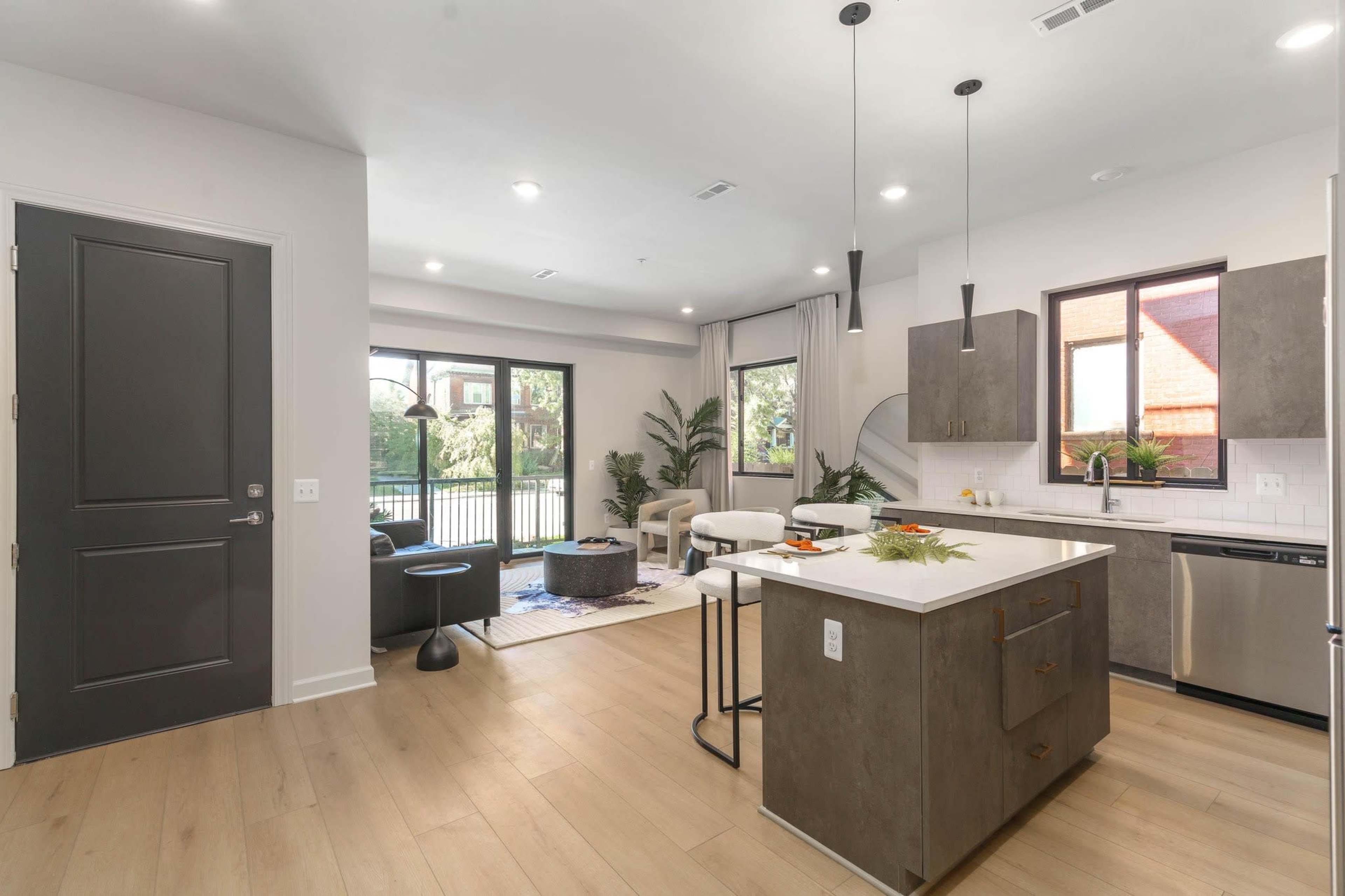 Mins Away from LCA Downtown Detroit Modern Designed Apartment Image in Woodbridge, Detroit, MI