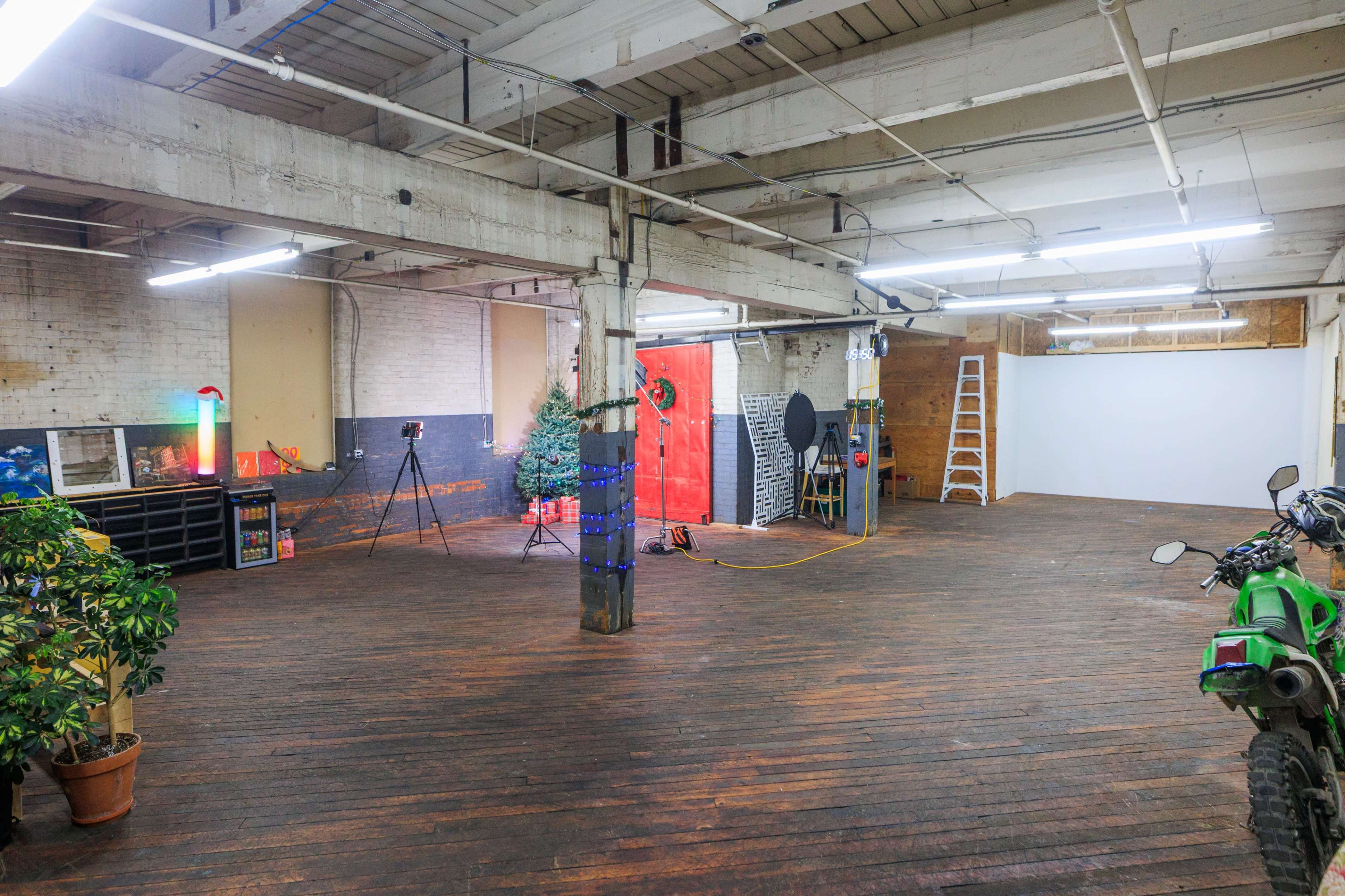 White Shoot Wall - Industrious Photo & Video Studio Space Image in Camp Washington, Cincinnati, OH