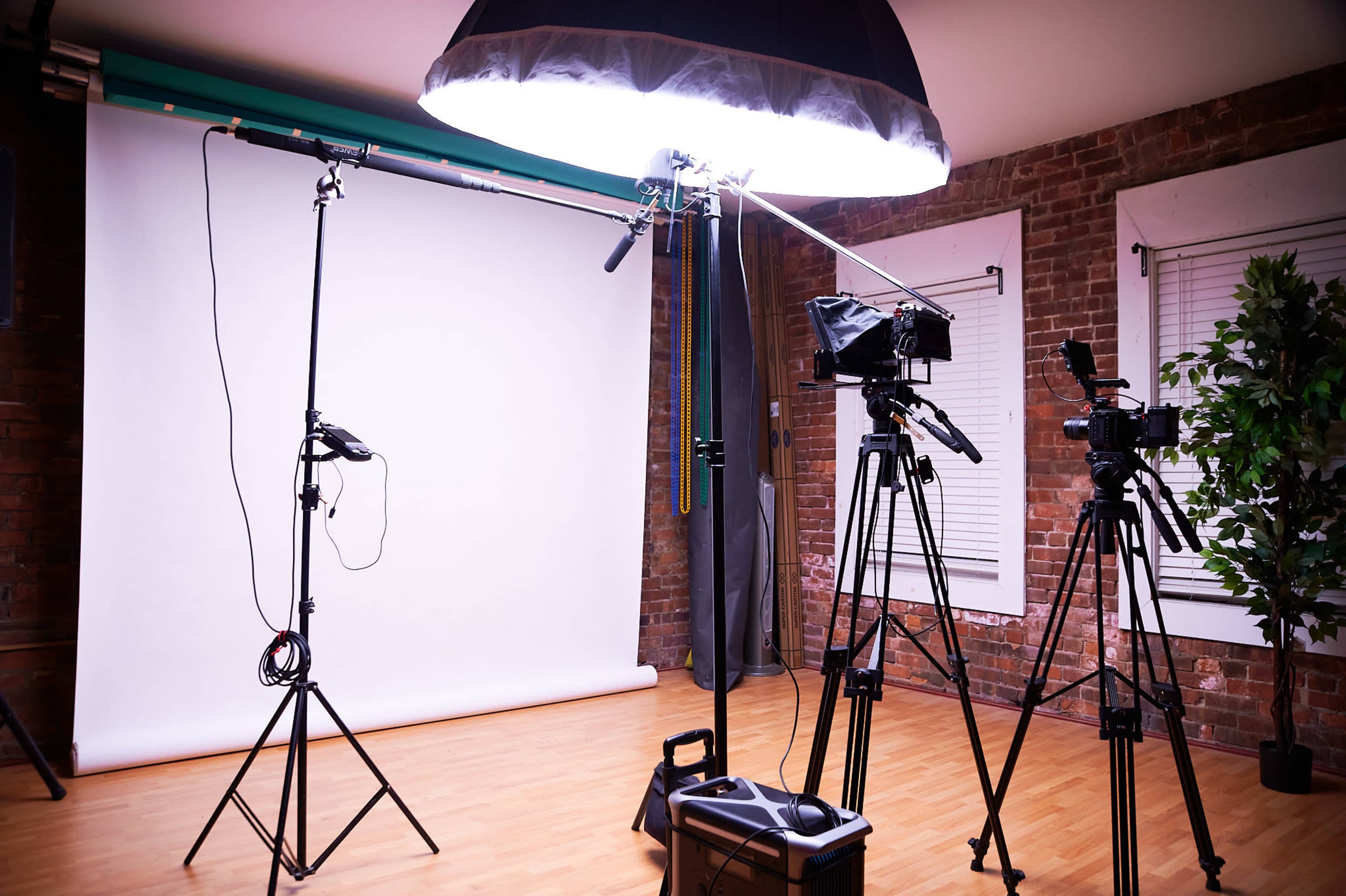 Urban city downtown area studio with a loft vibe with exposed brick Image in Wooster Square, New Haven, CT