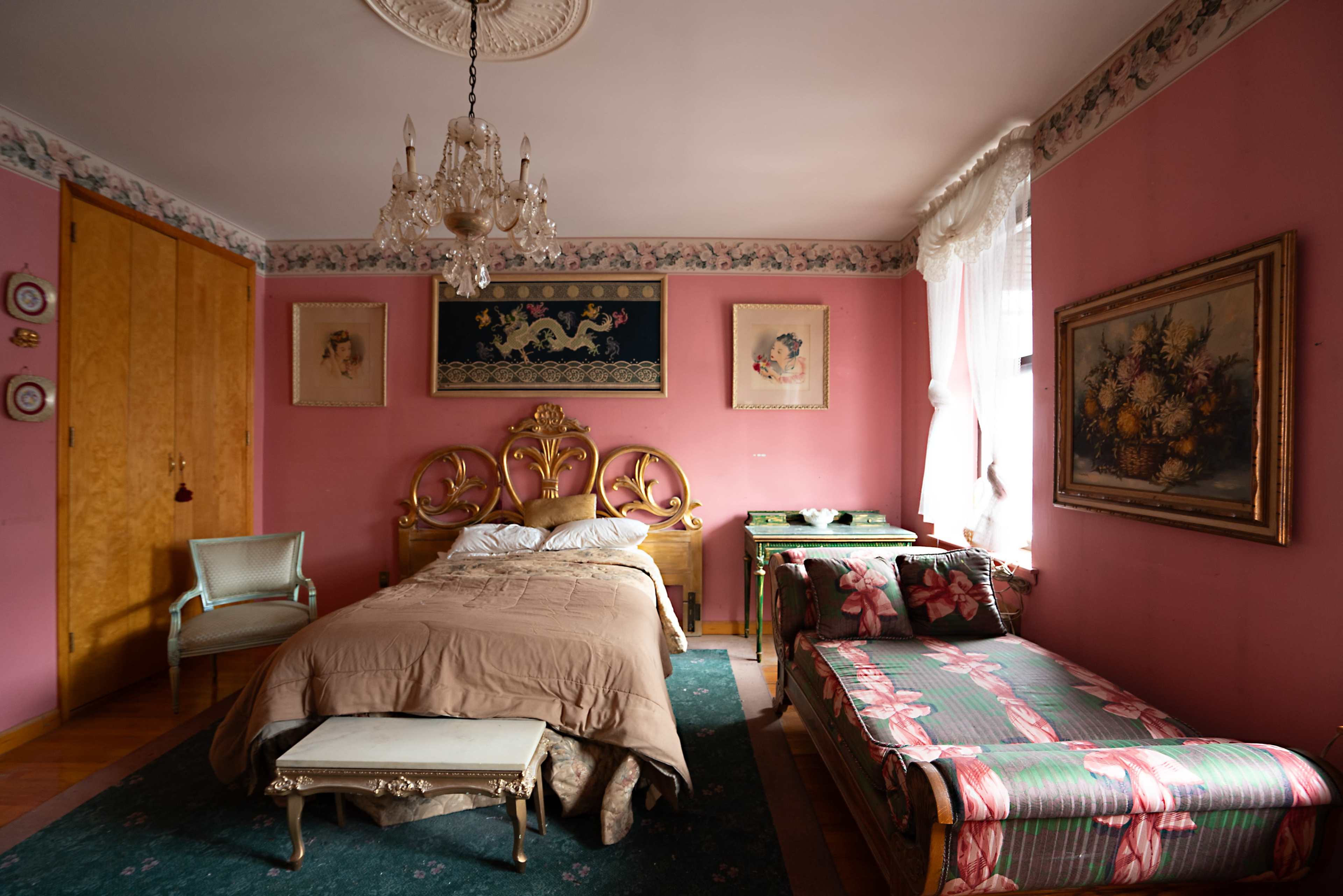 The Shapira's 1969 (Grandma Retro House) Image in Williamsburg, Brooklyn, NY