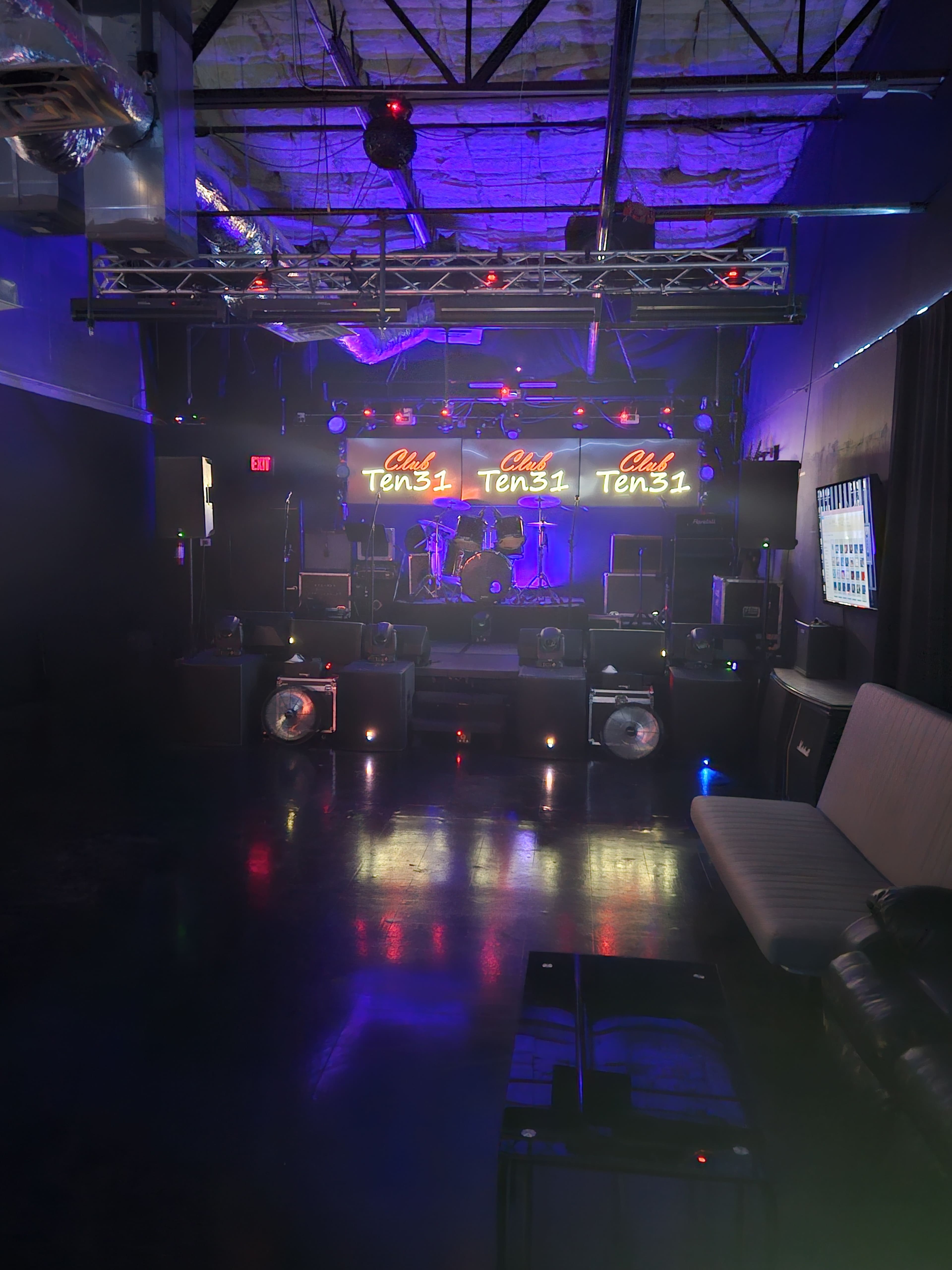 Unique space available for a variety of events including live music performances, meetings, adult game night, private parties, dancing, etc. Full sound system and light show. Image in Signal Butte Ranch, Apache junction, AZ
