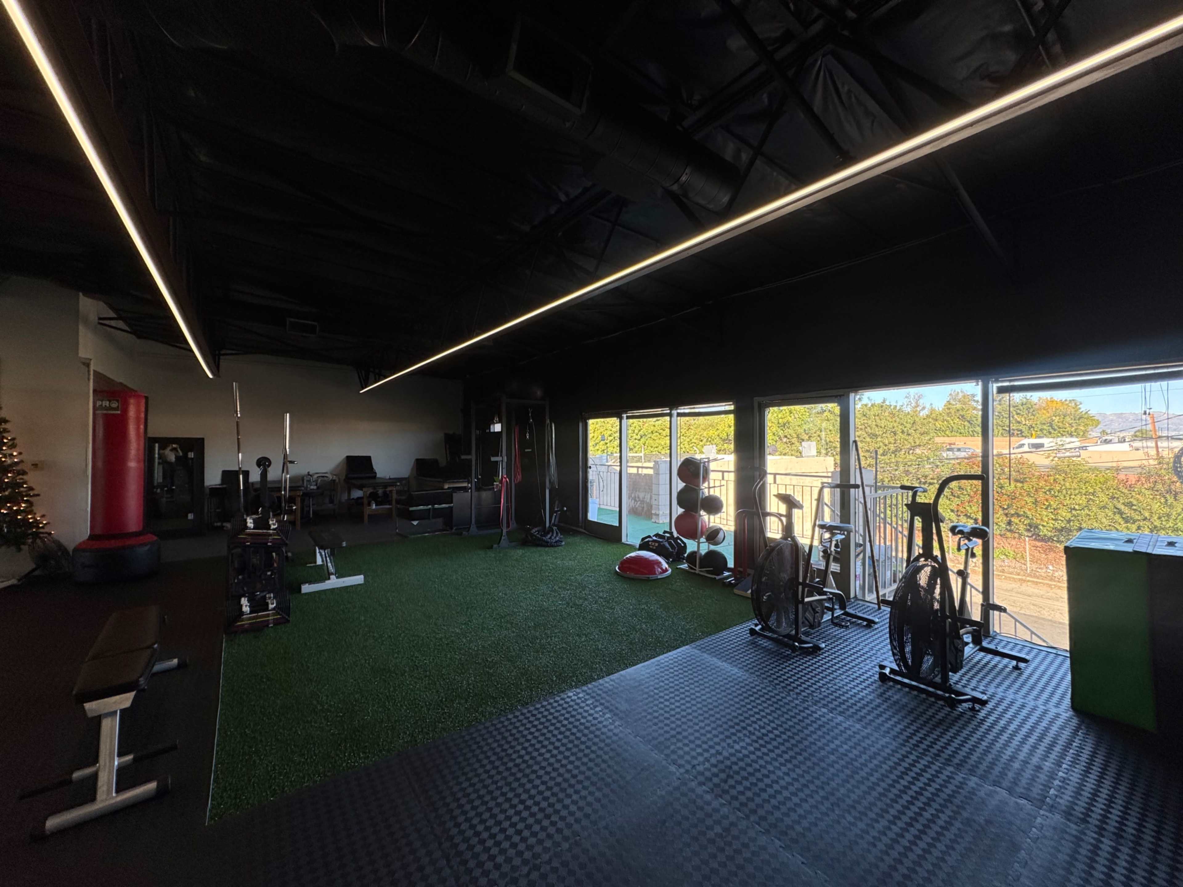 Clean Modern Boxing Gym - Ventura Blvd Image in Tarzana, Tarzana, CA