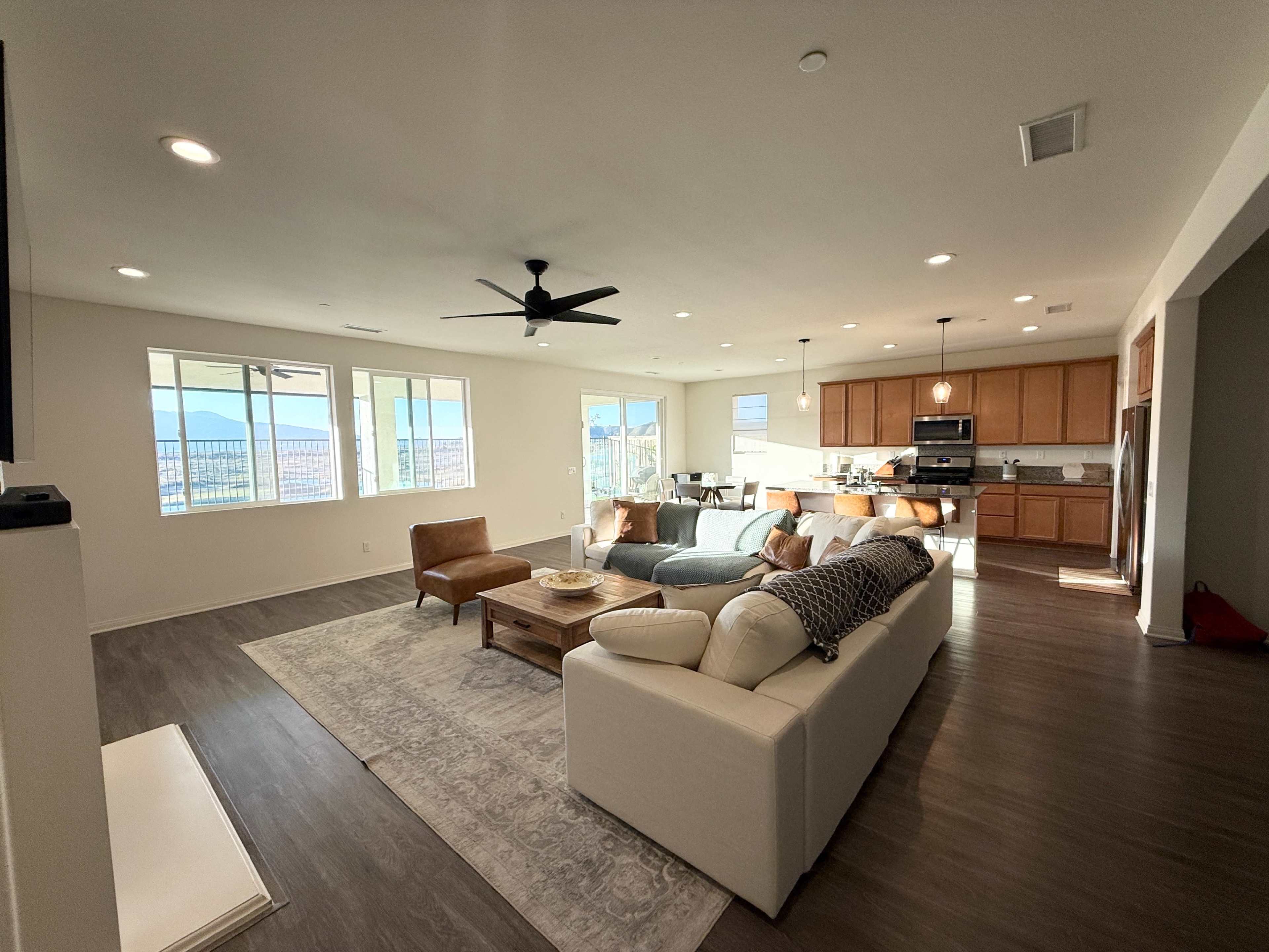 Charming Home for Rent–Photography/Meetings/etc. Image in Lake Elsinore, Lake Elsinore, CA