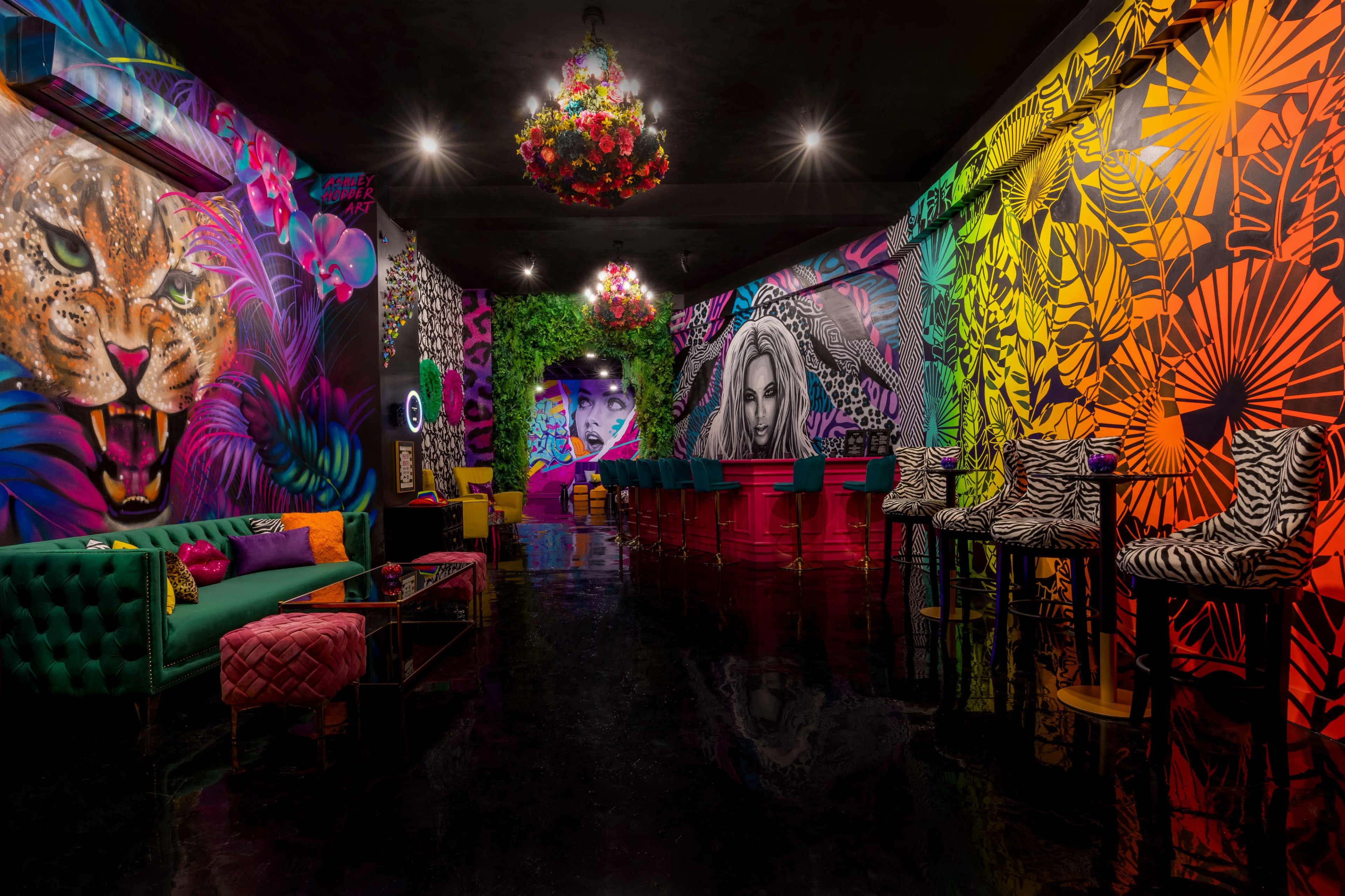 Extravagant Cutting-Edge Private Lounge Image in East Williamsburg, Brooklyn, NY