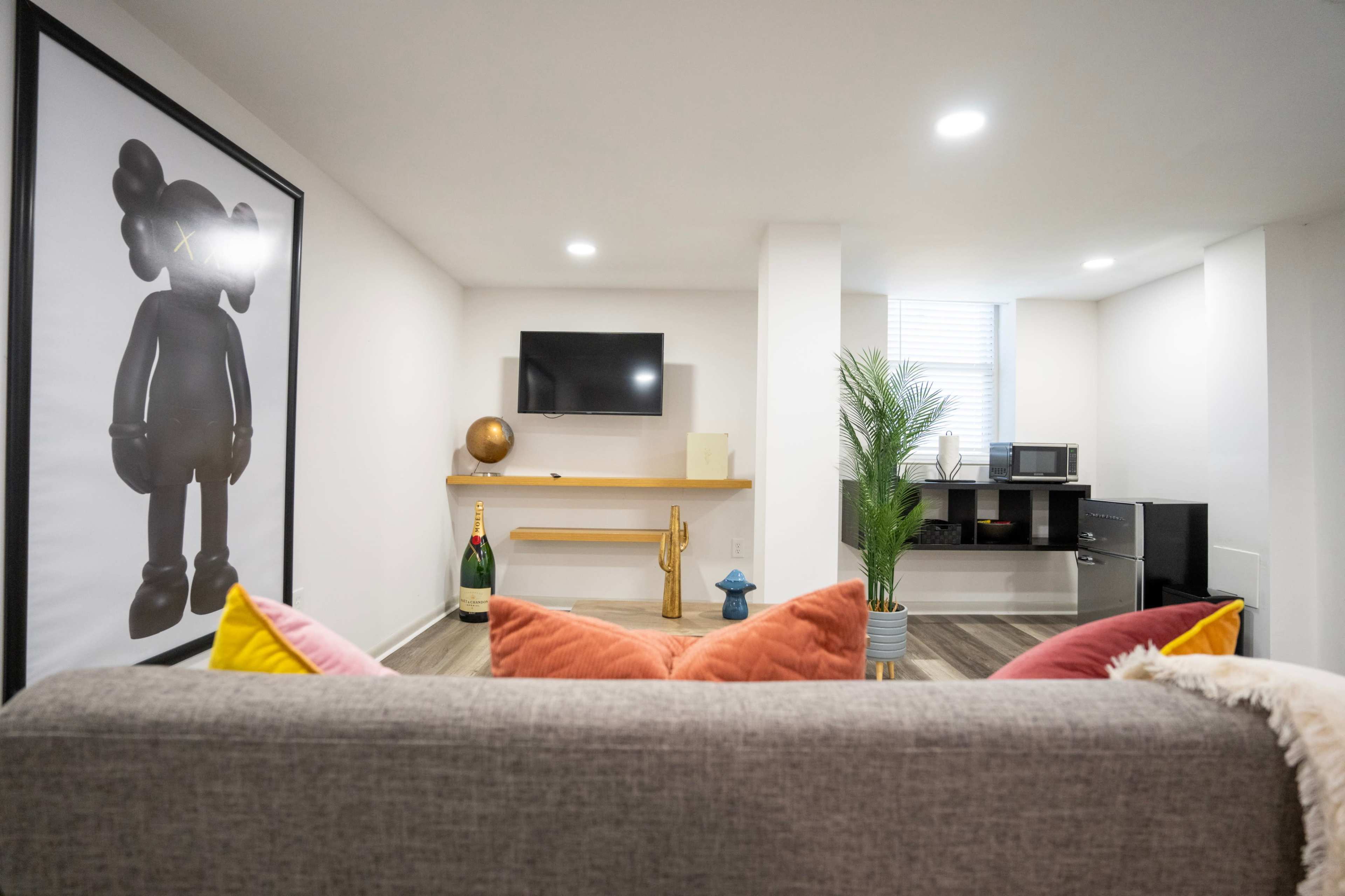 Urban Apartment with Basement Industrial Design Image in Florida Heights, Atlanta, GA