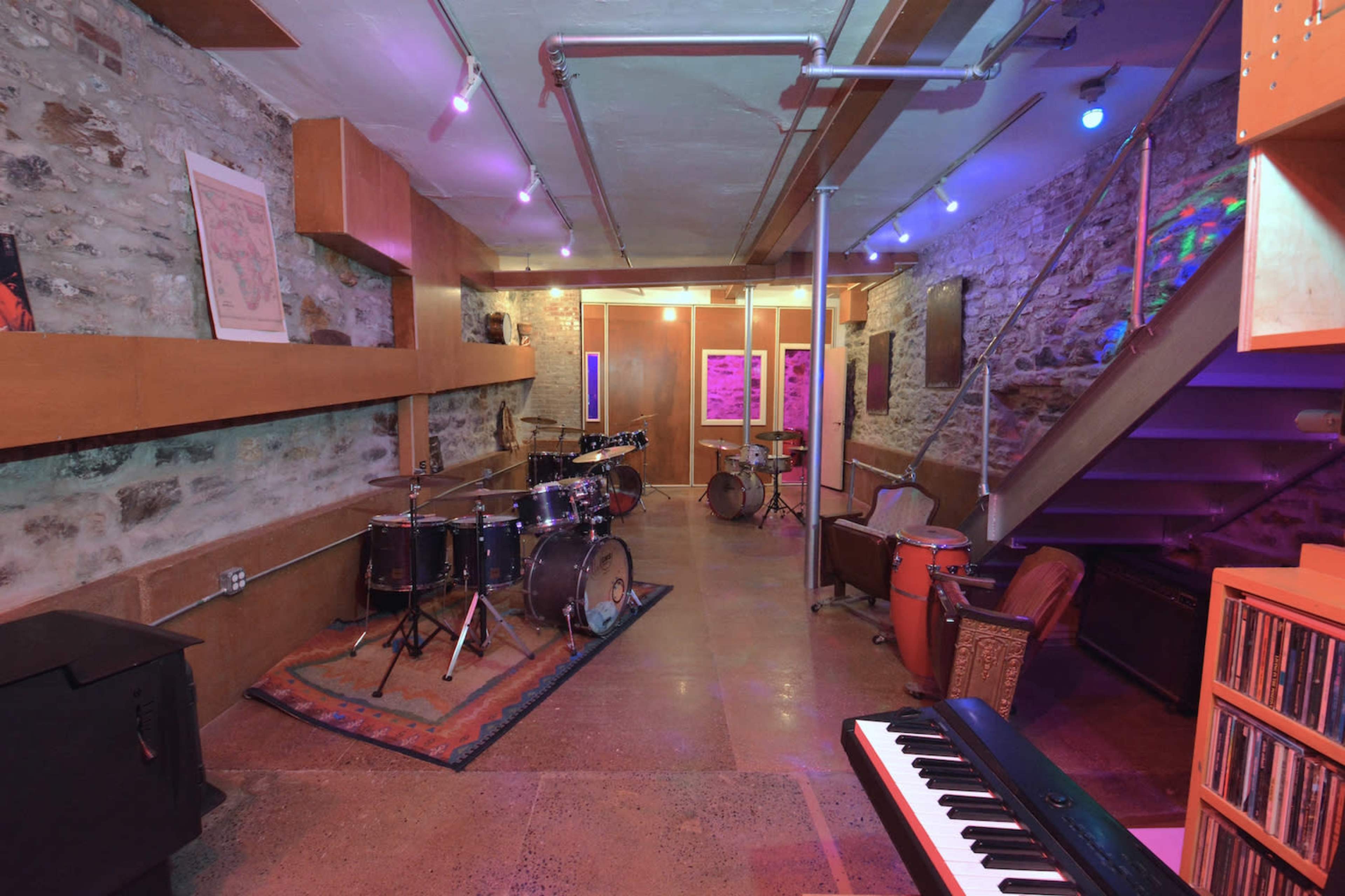 Vibey/Versatile event space - Music, Video, Photo, Meetings. Image in Harlem, New York, NY
