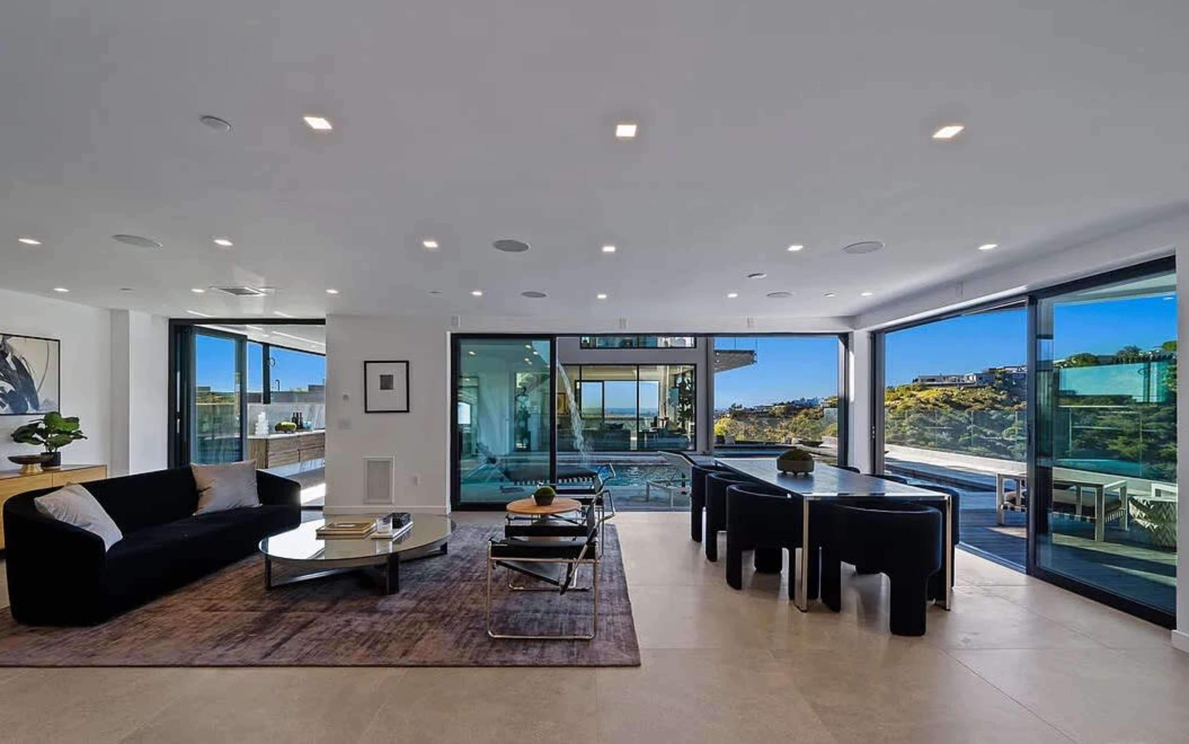HASLAM TERRACE GLASS-WRAPPED POWERHOUSE Image in Central LA, Los Angeles, CA