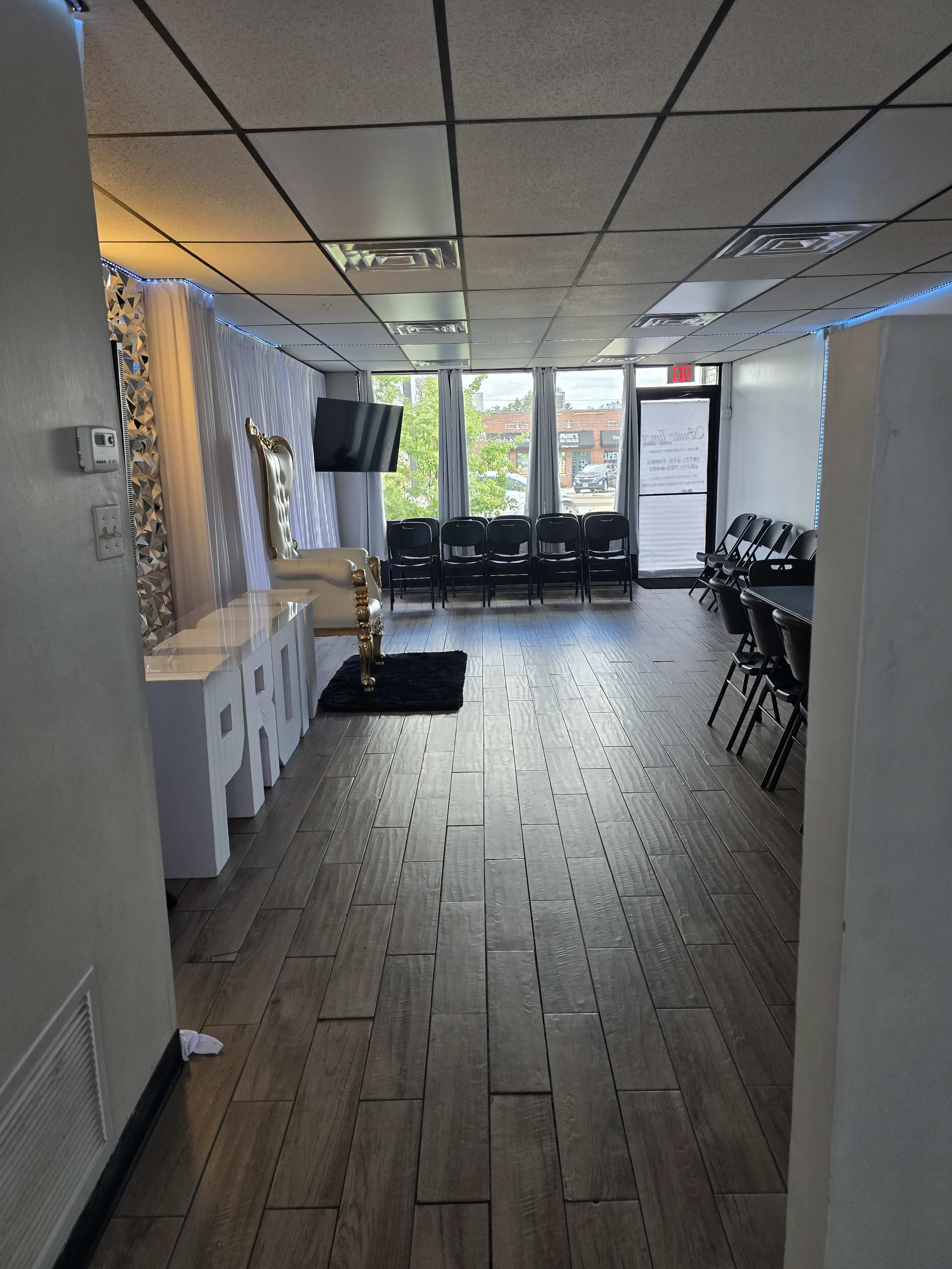 Intimate. Elegant. Unforgettable. Image in Frankfort Township, Frankfort, IL