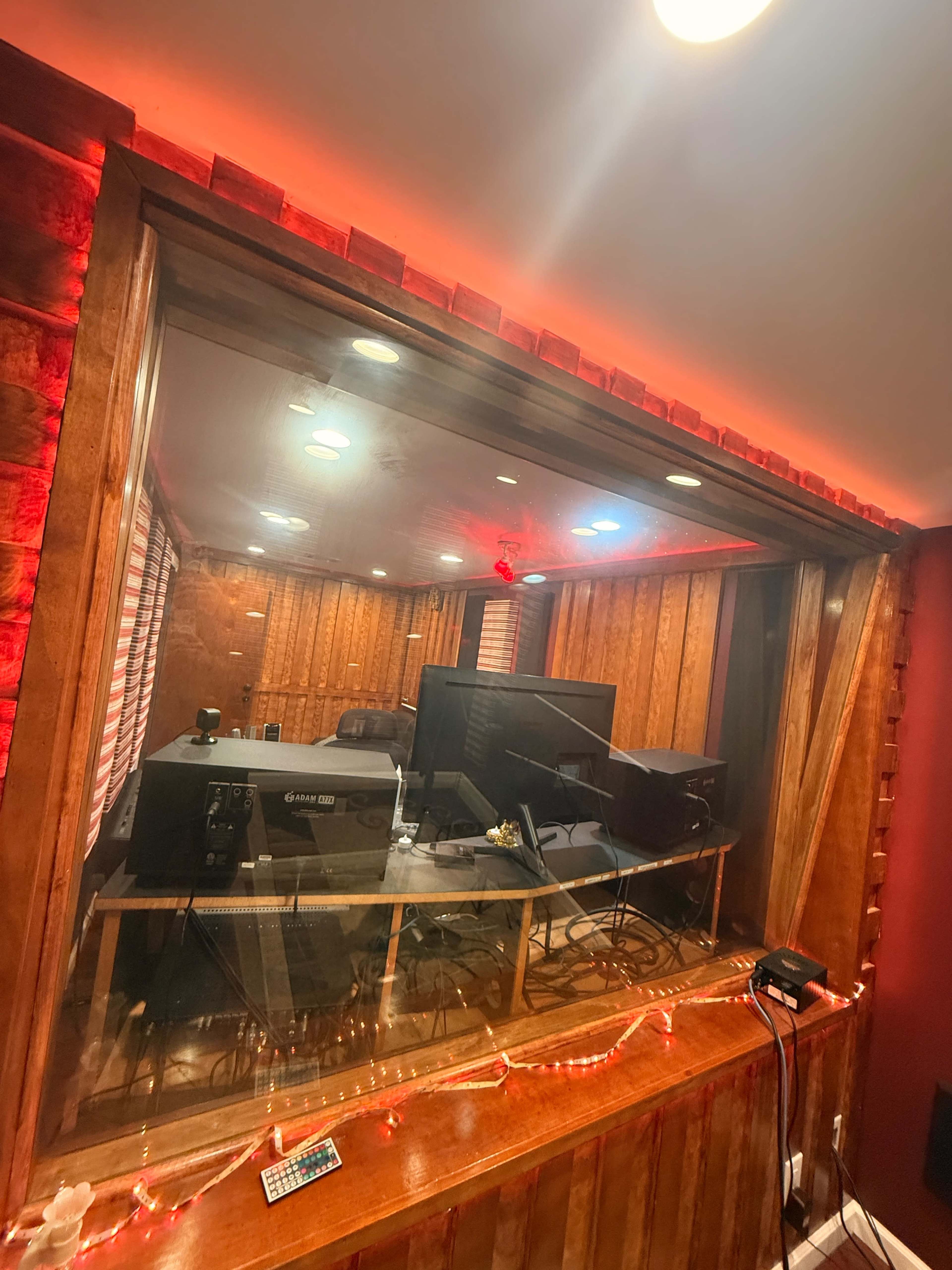 Music Recording Studio for Vocals, Video & Content Creation (Engineer Included) Image in Oyster Bay, Hicksville, NY