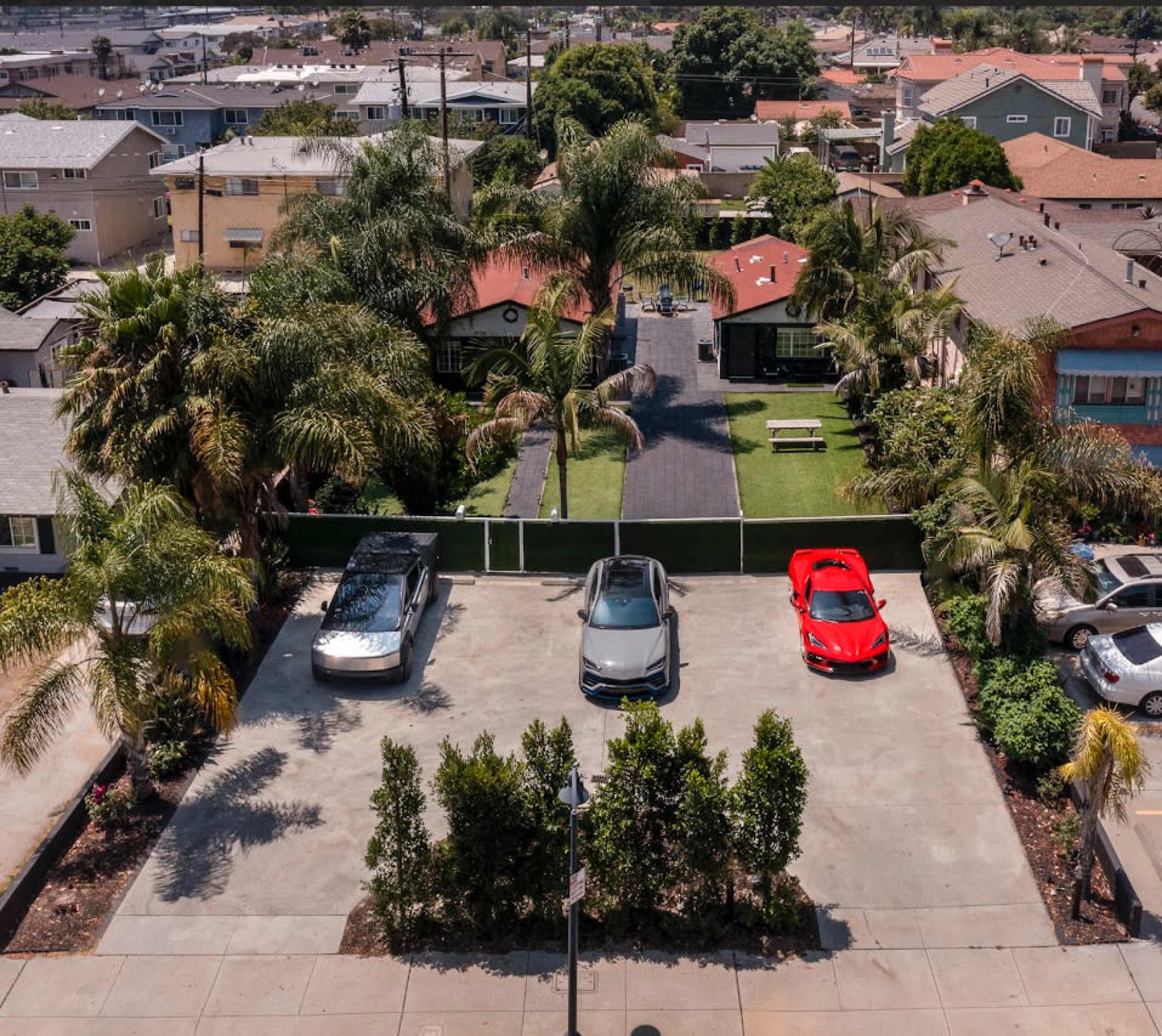 SERENITY SOCIAL EVENTS- LUXURY PRIVATE 1 ACRE| COMPOUND Image in Downey, downey, CA