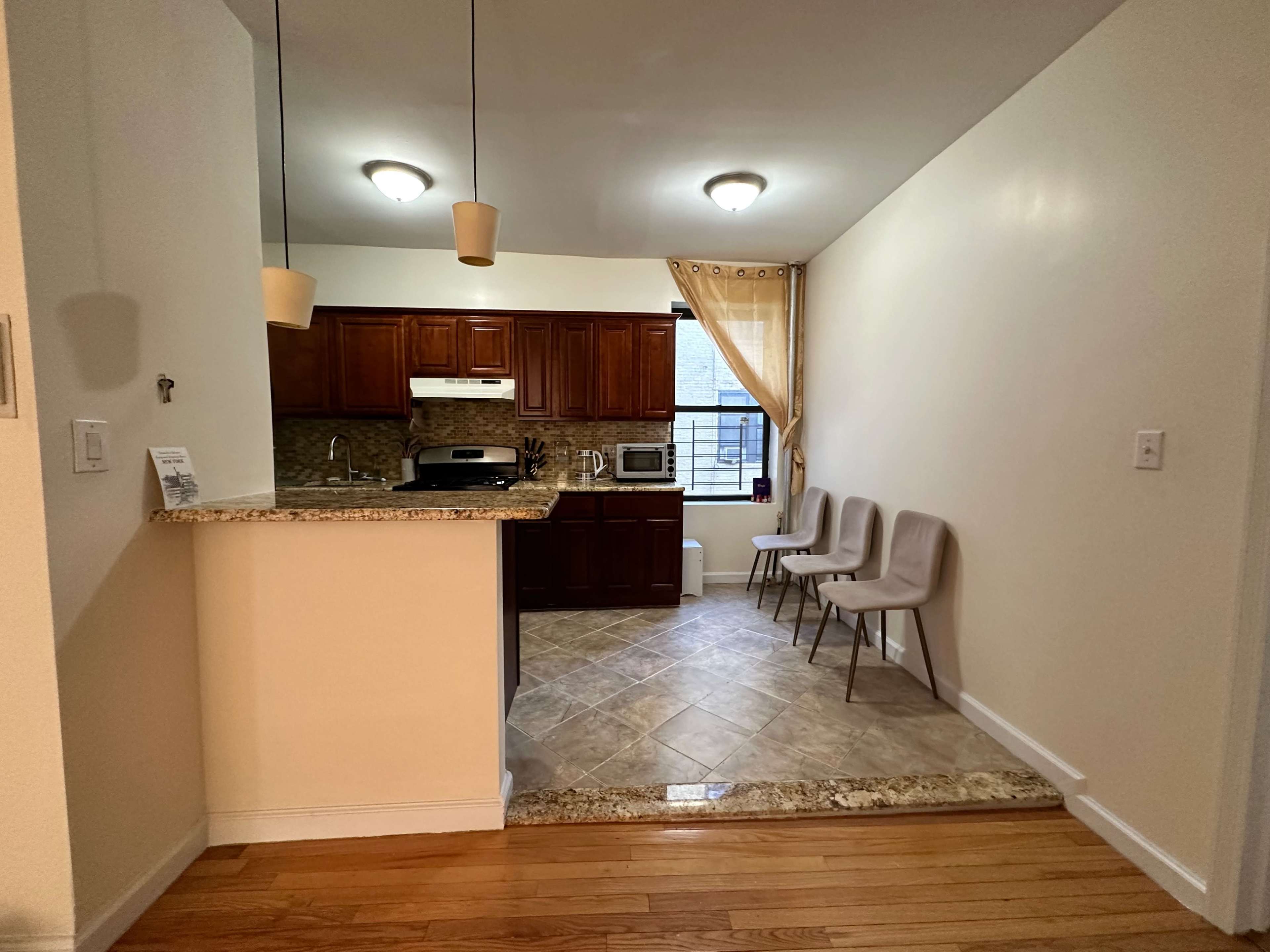 Spacious rooms w/Natural light & movable furniture Image in Washington Heights, New York, NY