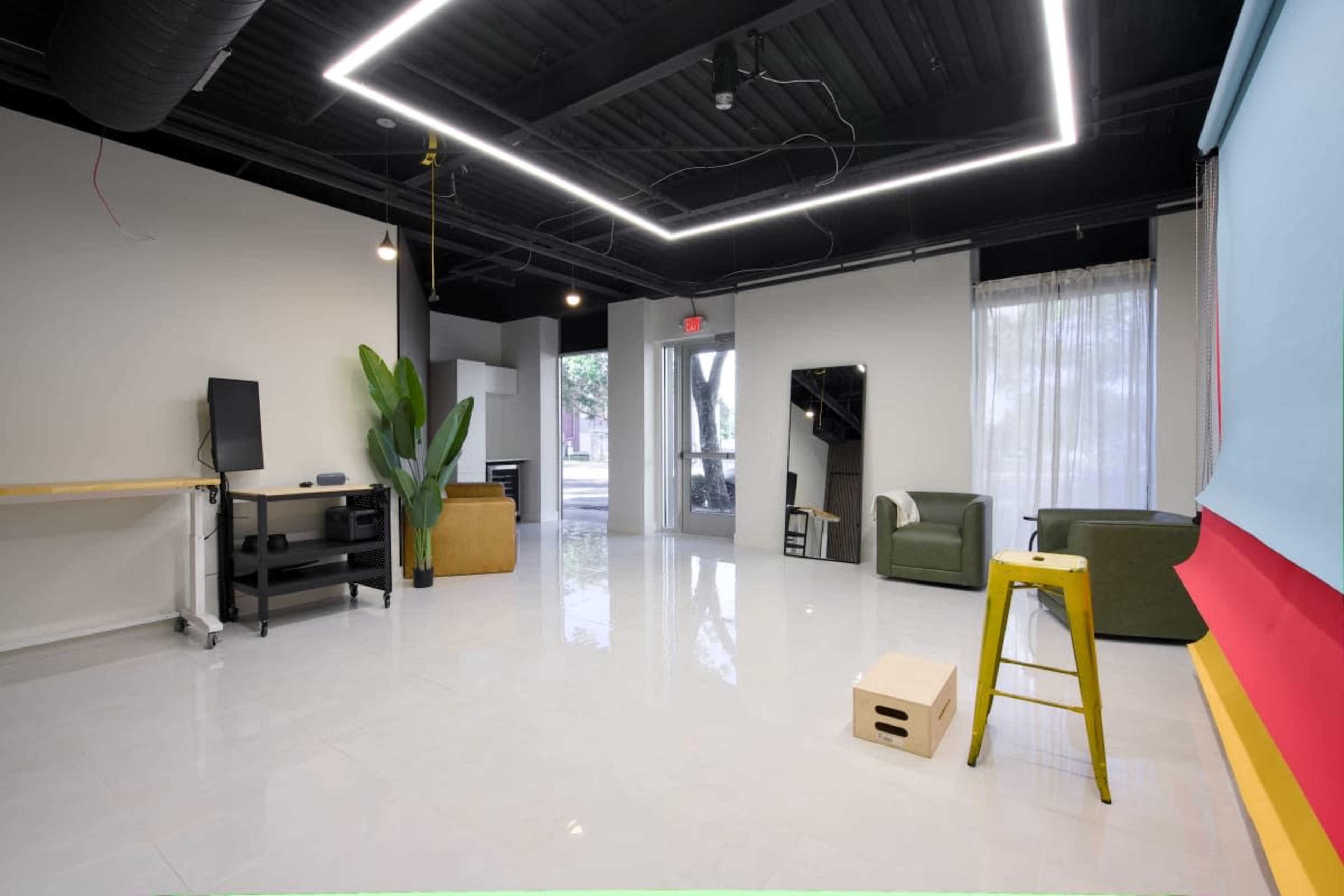 Downtown Studio - Photography, Film, Podcasting Image in Central Arts District, St. Petersburg, FL