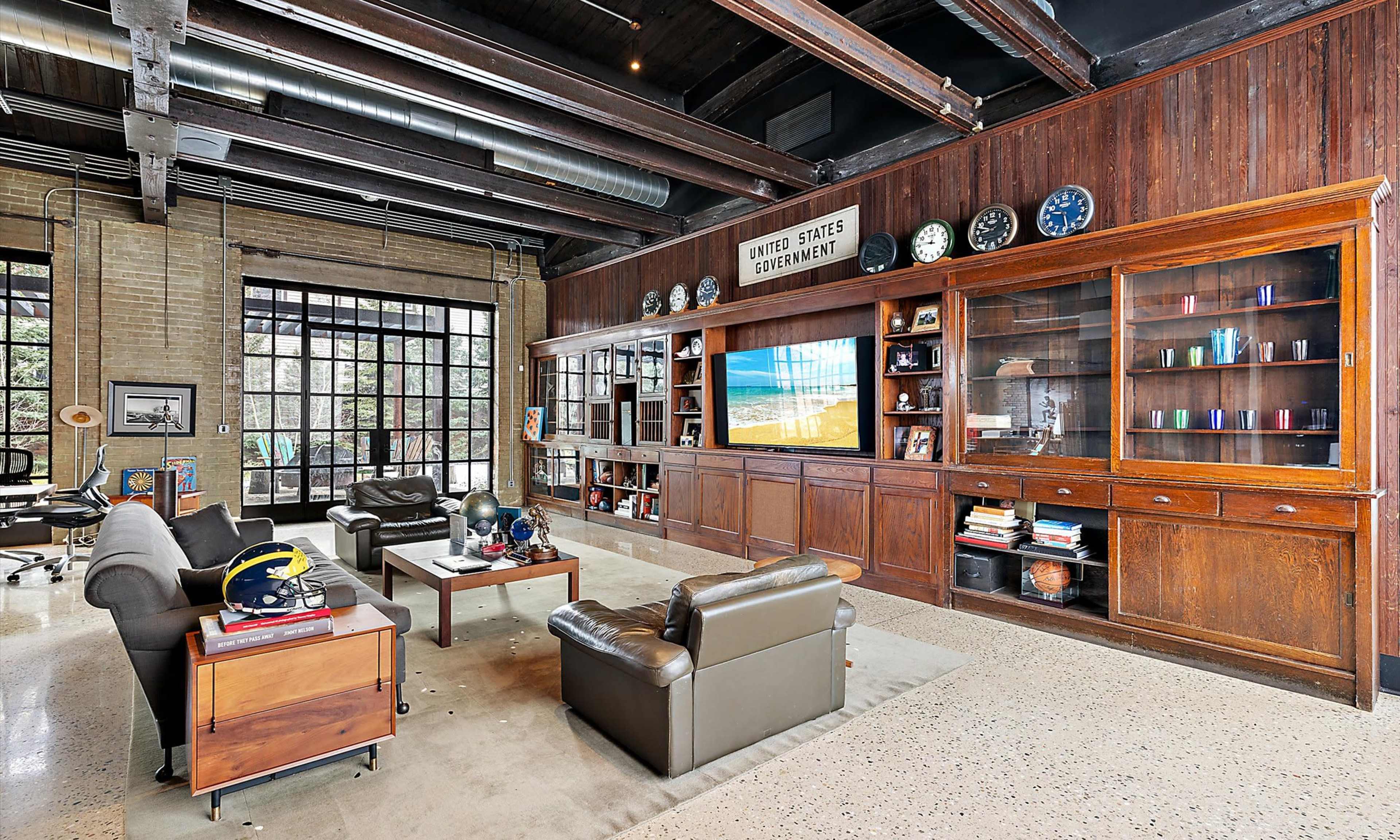 Design-Forward Industrial Loft with Outdoor Patio and Lawn for Supper Clubs, Shoots, and Brand Events in the Heart of Detroit, Michigan. Image in Woodbridge, Detroit, MI
