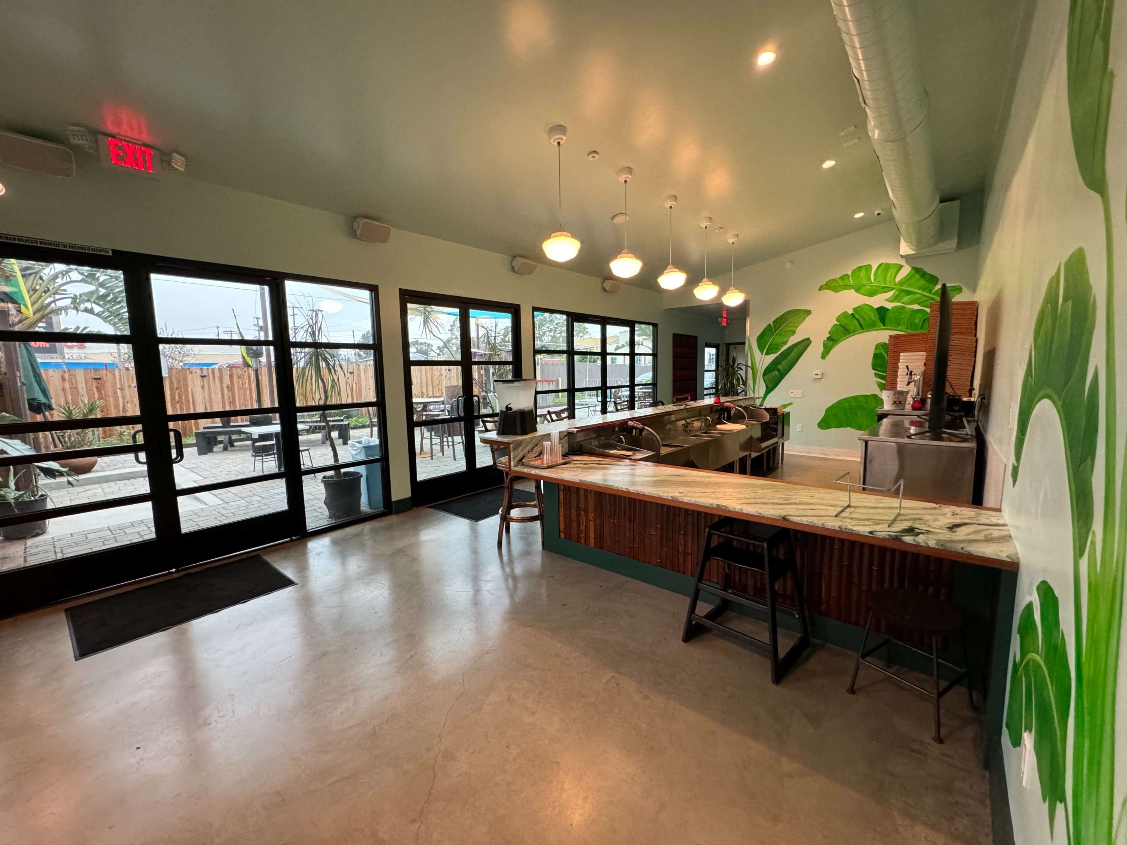 Spacious Mid City Patio and Bar Image in Los Angeles, Los Angeles, CA