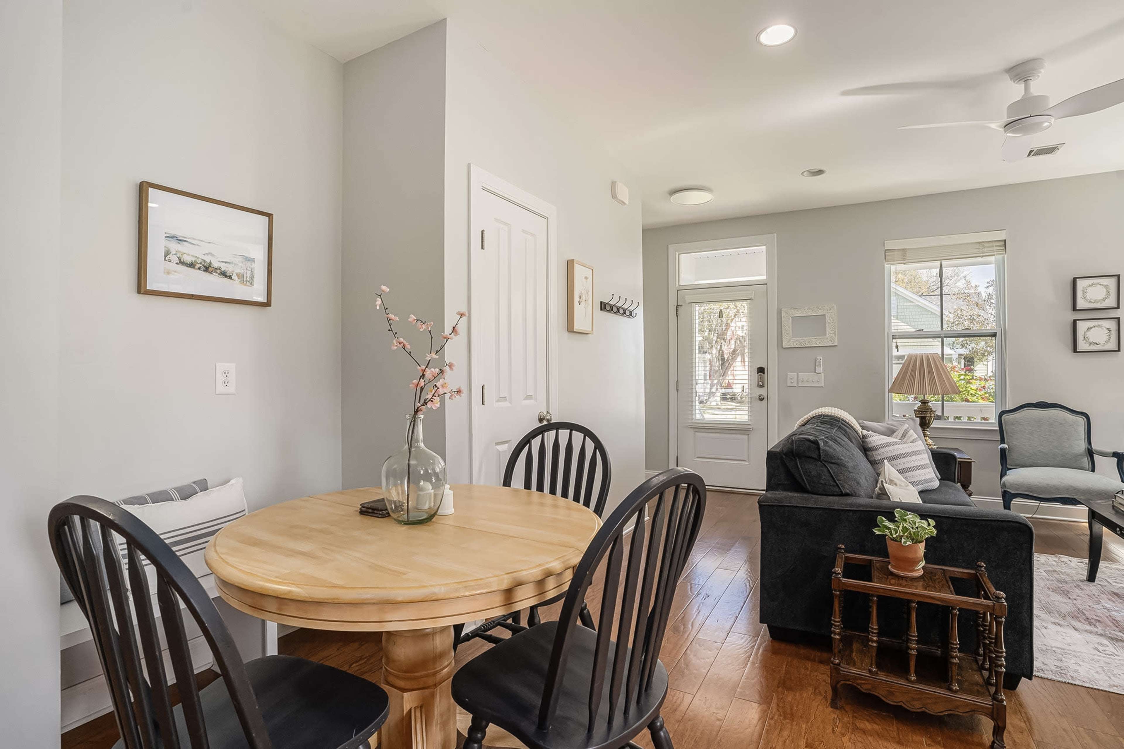 Peaceful retreat centrally located Image in North Charleston, North Charleston, SC
