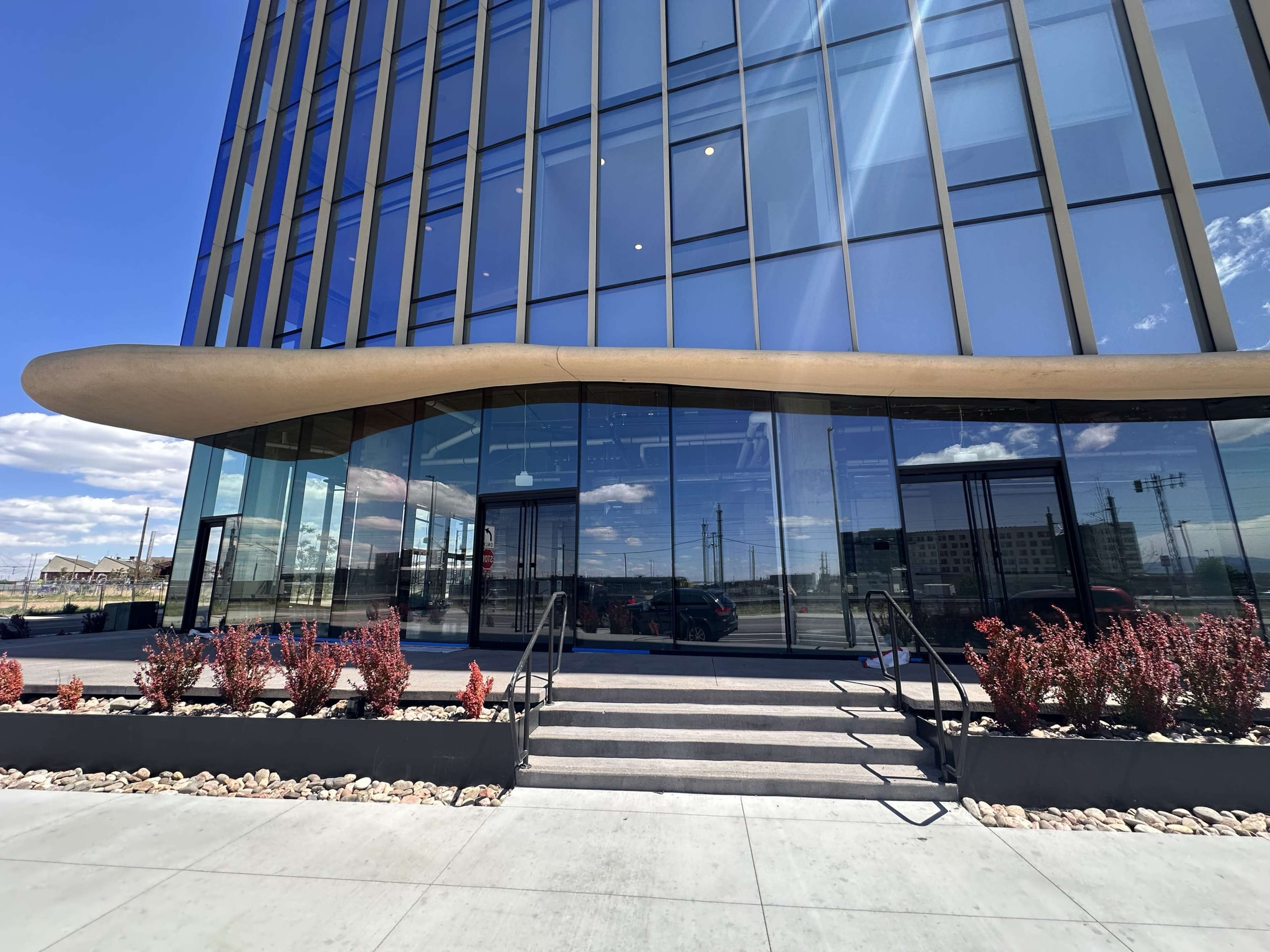 Vacant Retail Space, blank canvas perfect for Retail Pop-Up and Art Shows Image in River North Art District, Denver, CO