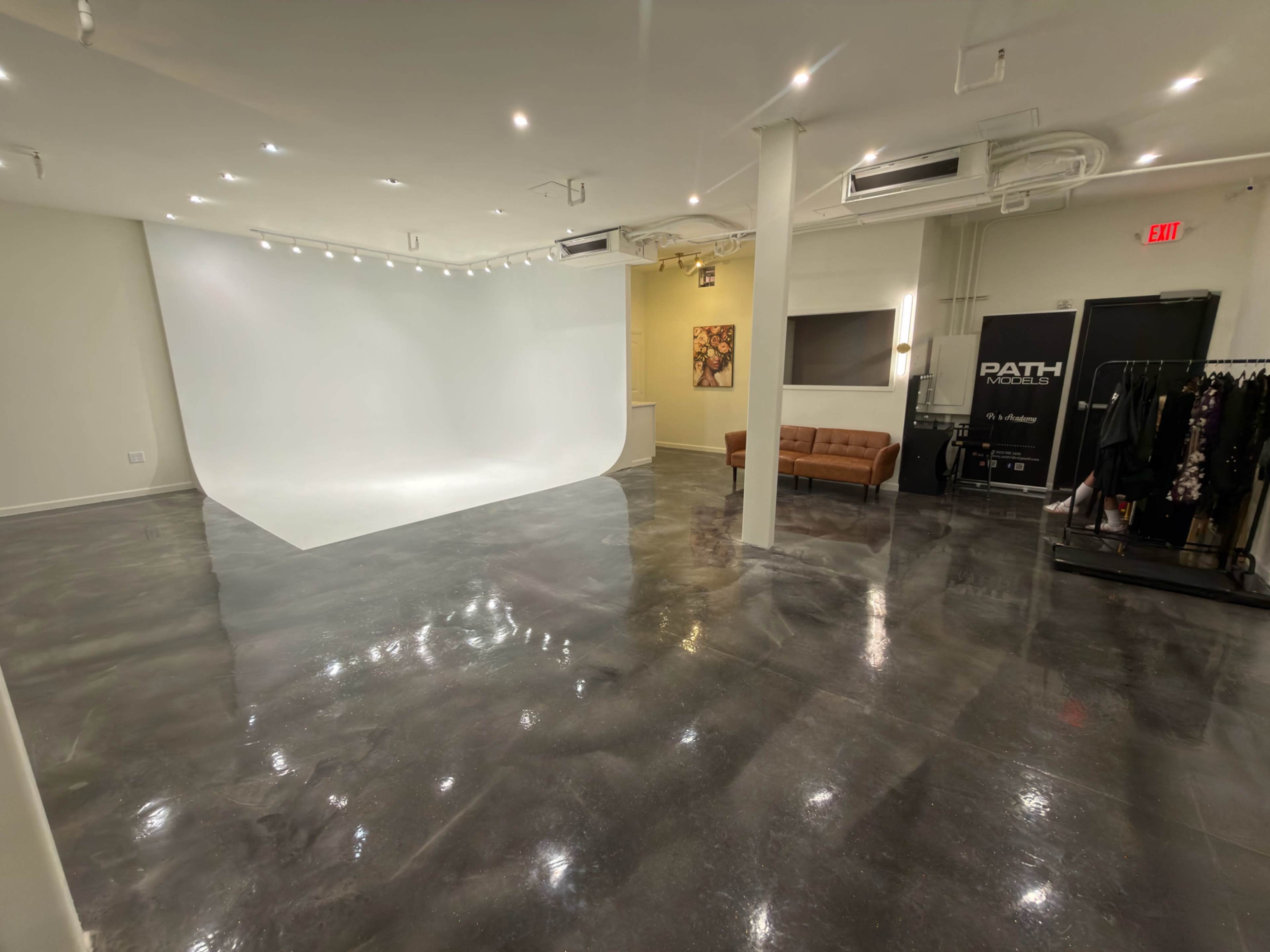 Moda studio: Luxury photo studio in downtown nashville Image in Jones/Buena Vista, Nashville, TN