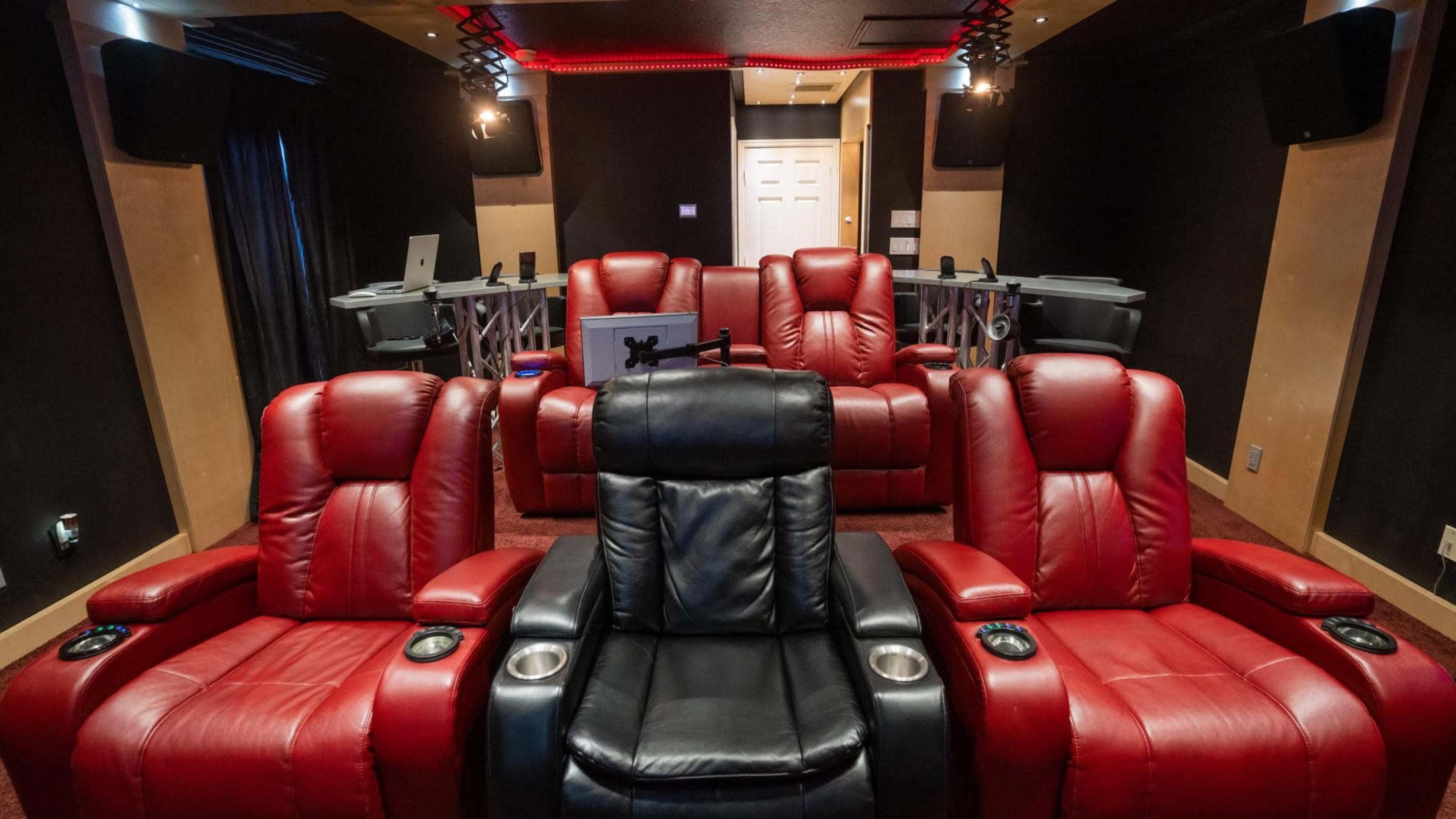 Suburb, small movie theater, in loft/ bonus room. Image in , Apopka, FL