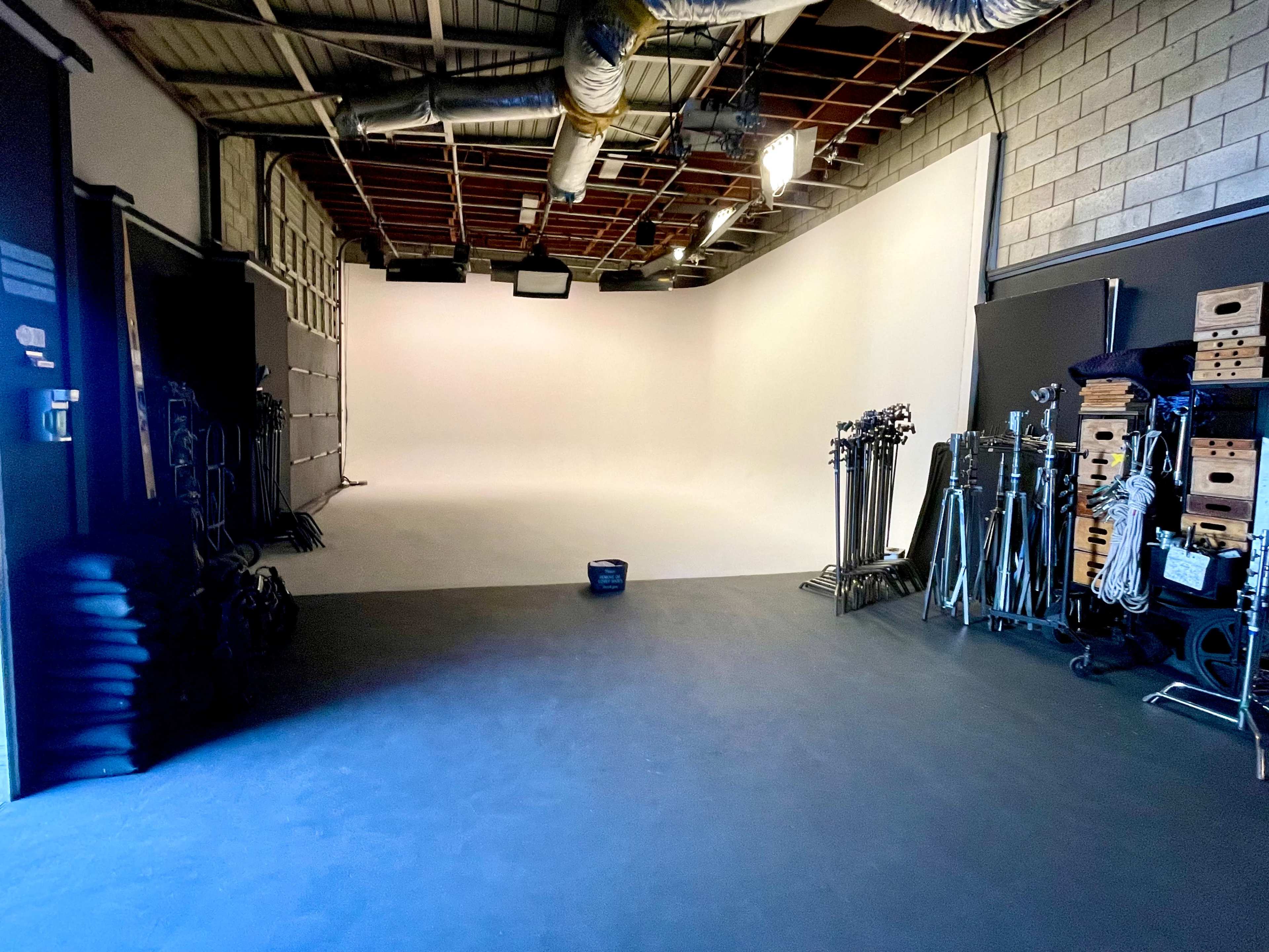 Cypher Boulevard - Outdoor Backlot Facade Image in Sun Valley, Sun Valley, CA