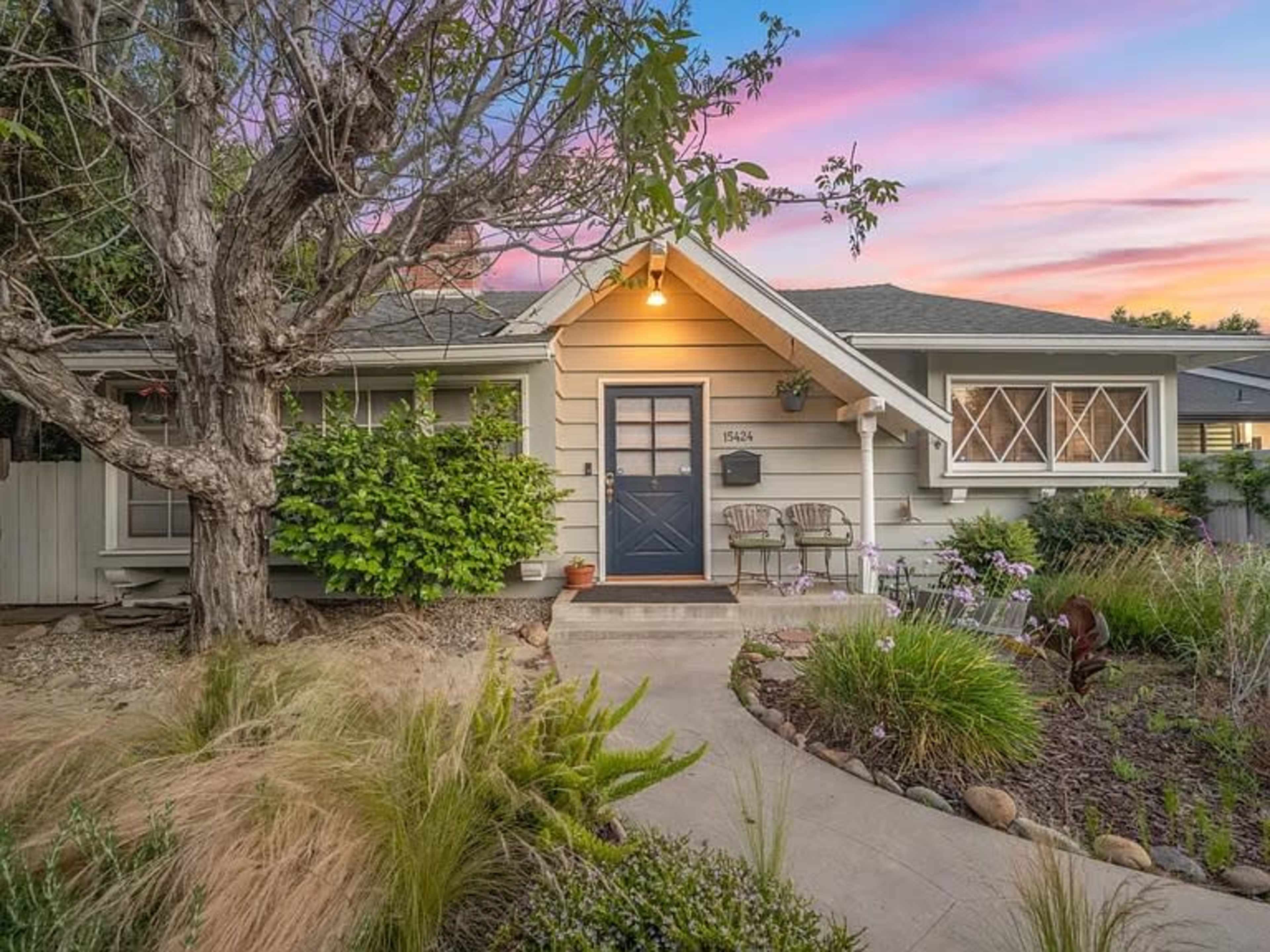 Vose Studios 🎶 - a unique 'Live/Work' space in a charming 1950s home with recording studio in Los Angeles, CA Image in Van Nuys, VAN NUYS, CA