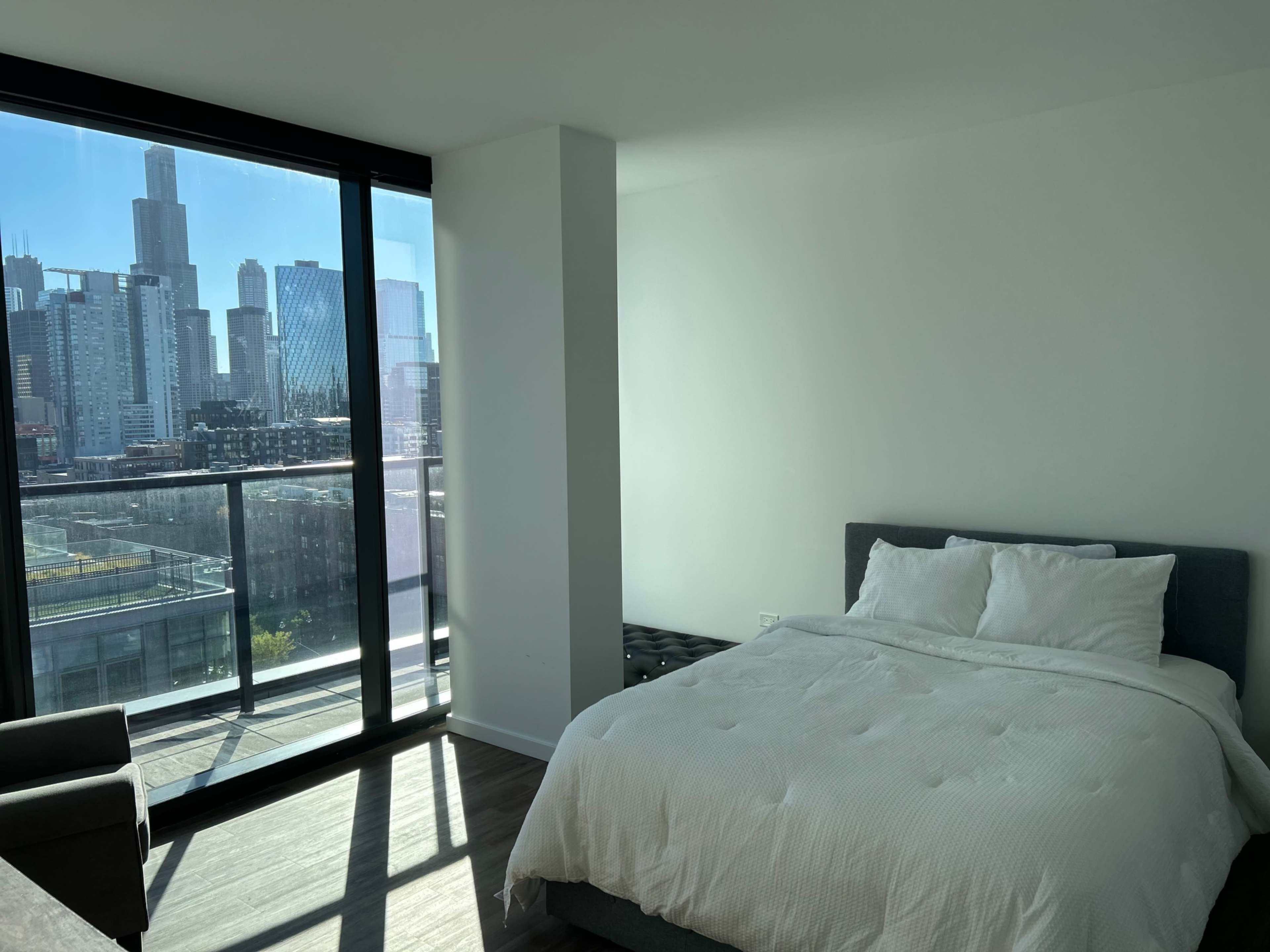 Luxury Fulton Market Apartment with Skyline View Image in Near West Side, Chicago, IL