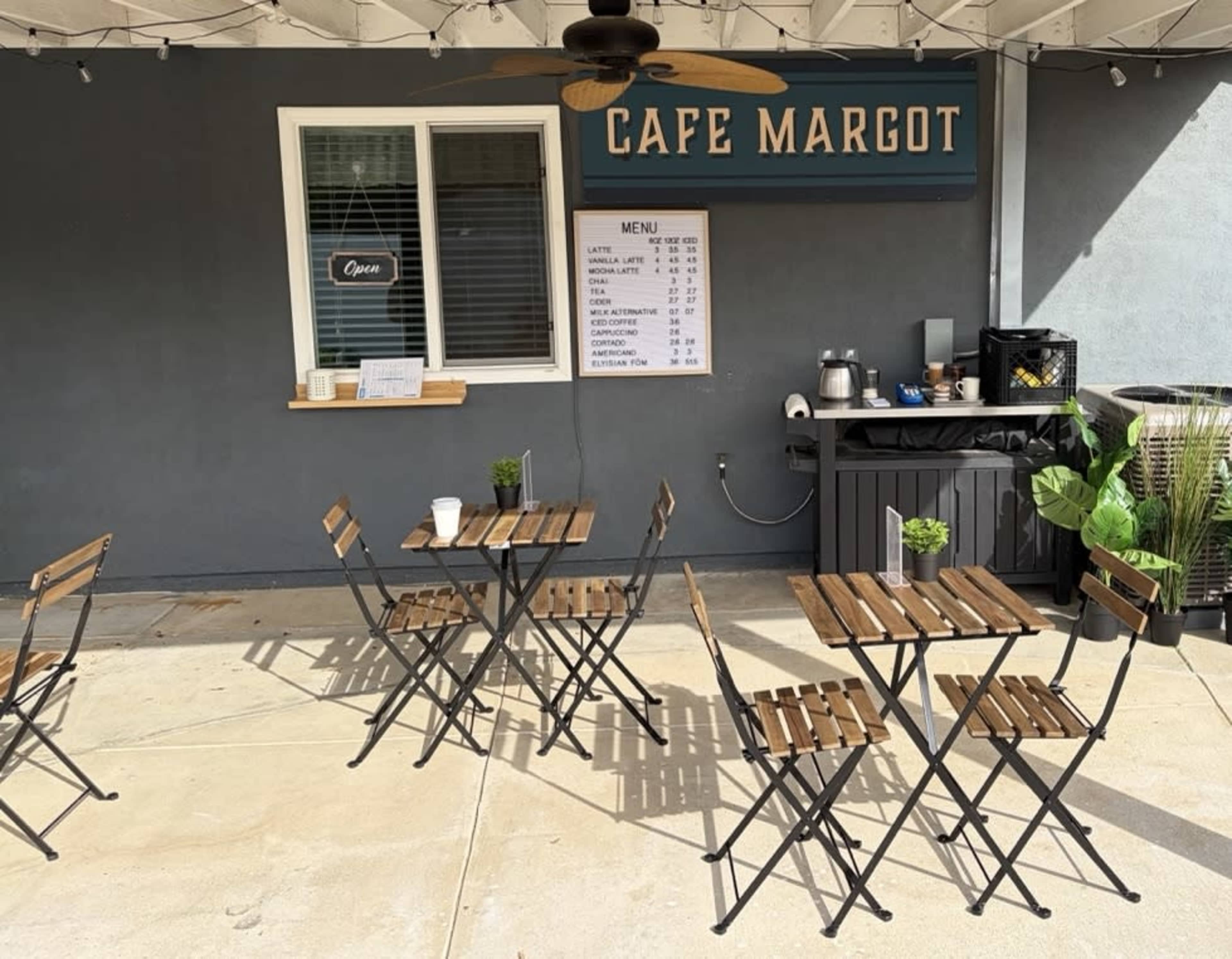 Ultimate Suburban Family Home: High Ceilings, Chef's Kitchen Image in Simi Valley, Simi Valley, CA