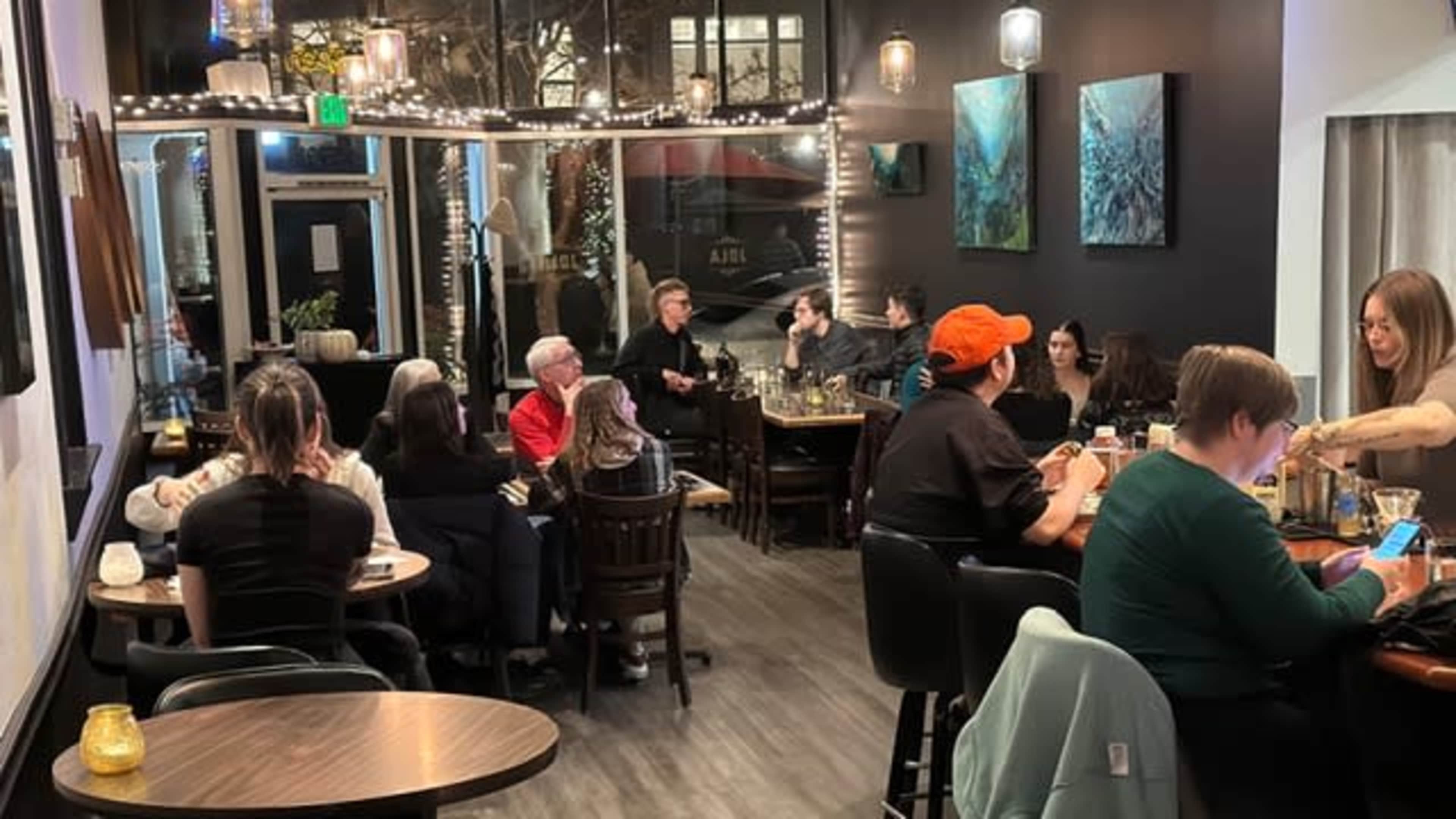 Cozy restaurant in a quaint neighborhood, 10 minutes from downtown Portland Image in Southwest Portland, portland, OR