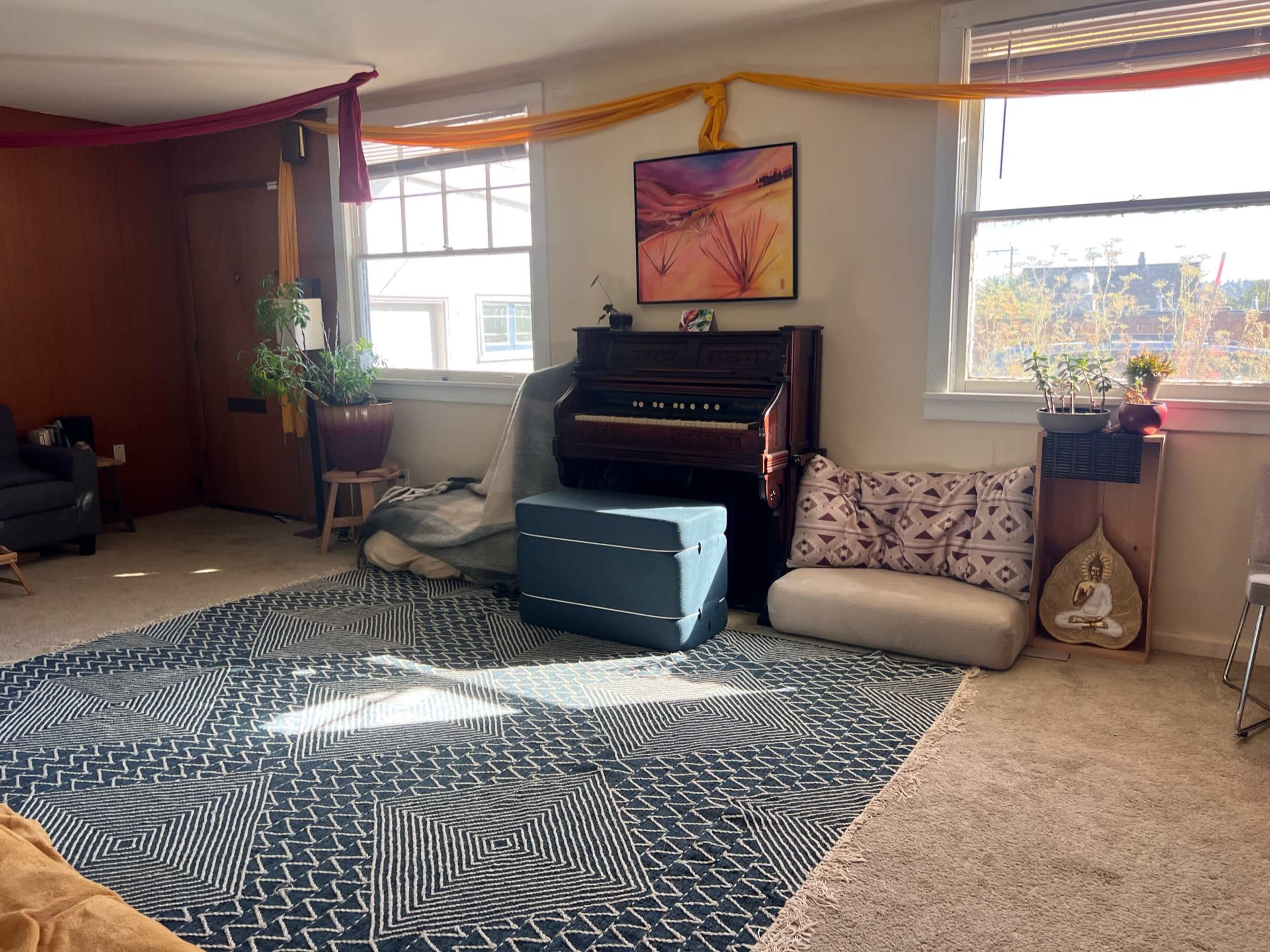 Fremont Art House - Workshops, Filming, Etc - Sleeps 6, 2 bedroom, 1.5 bath Image in Fremont, Seattle, WA