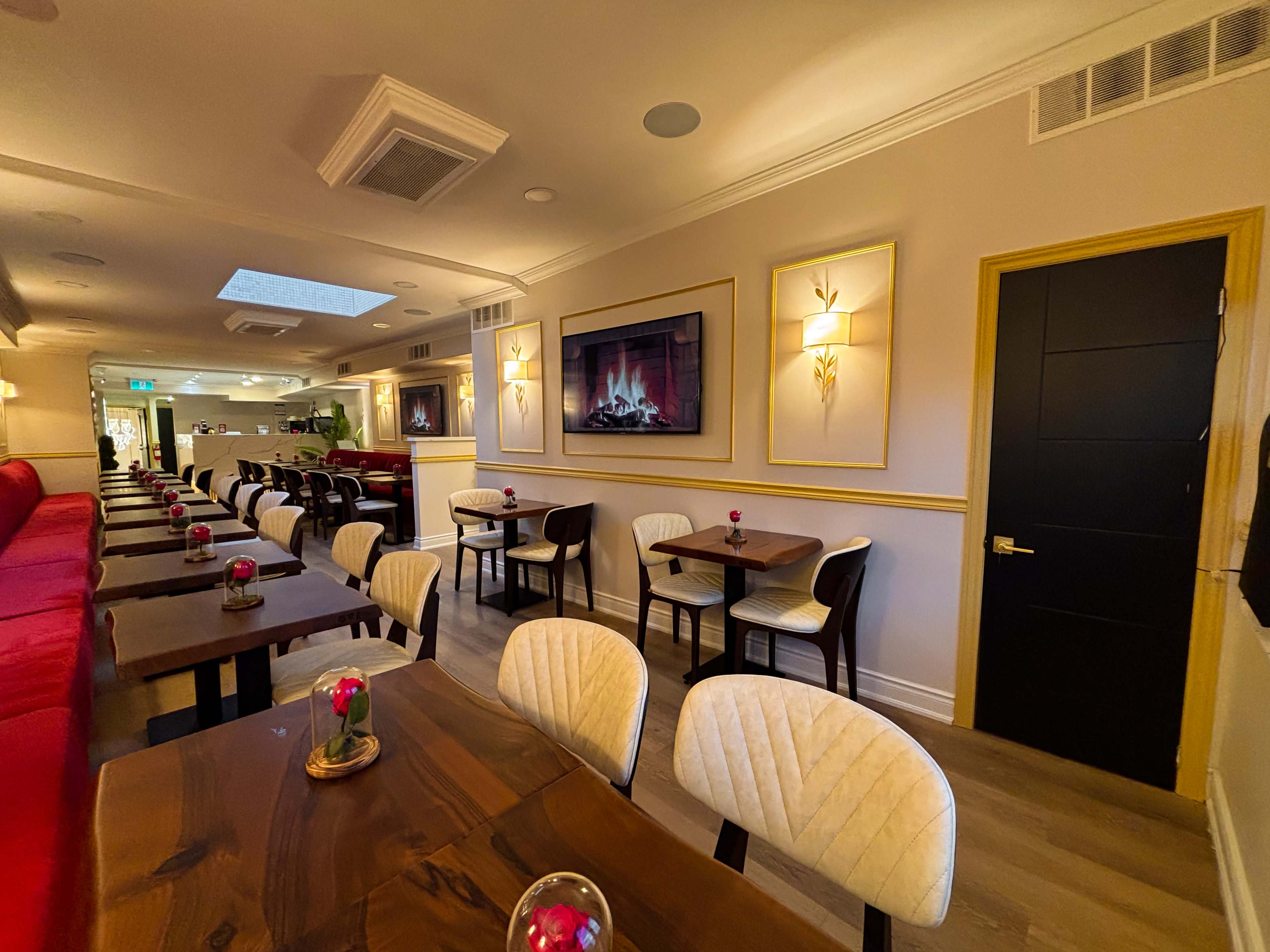 Modern Luxury Café Lounge in Streetsville Image in Streetsville, Mississauga, ON