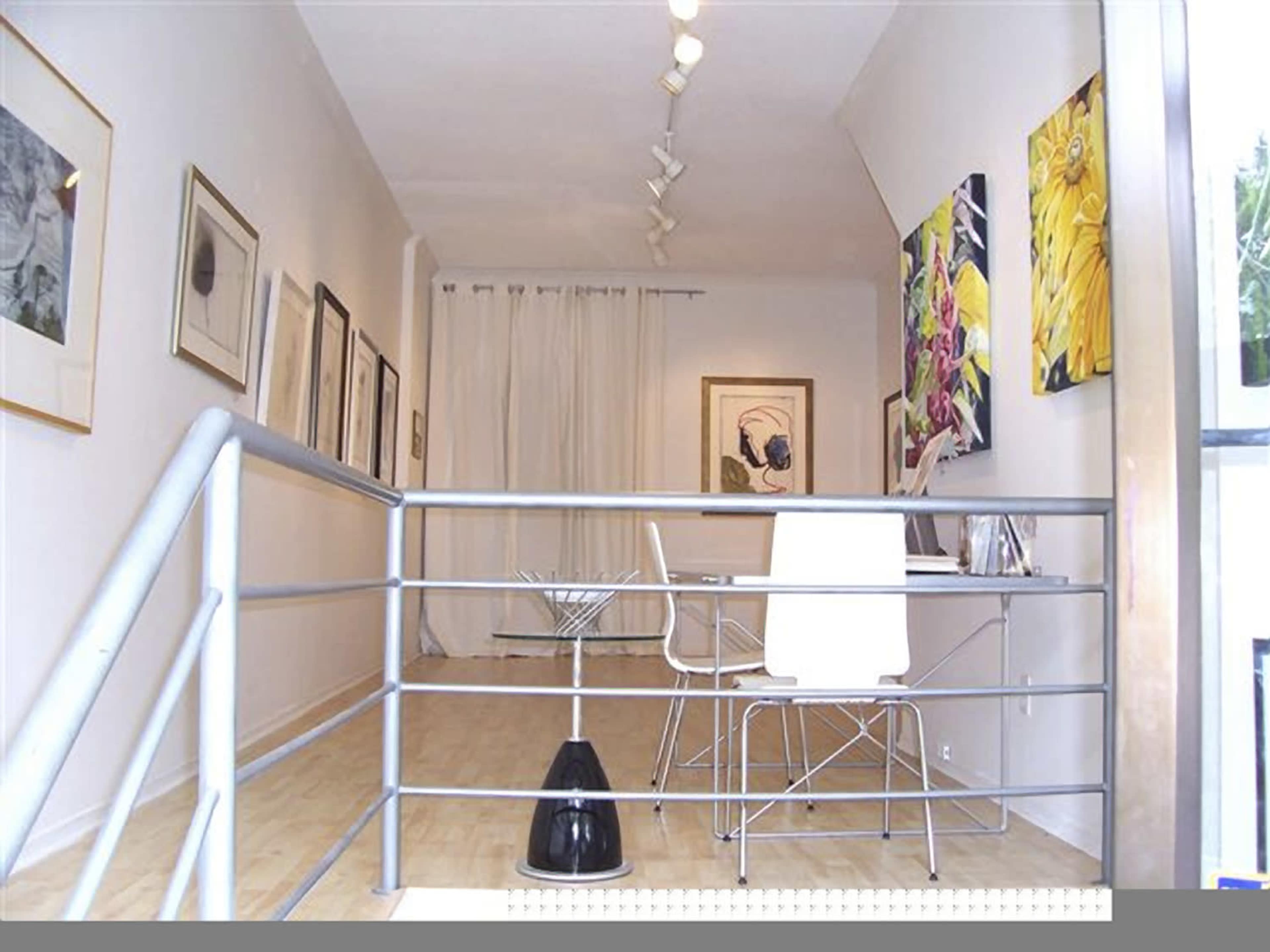Downtown Storefront Art Loft Image in St. Lawrence, Toronto, ON