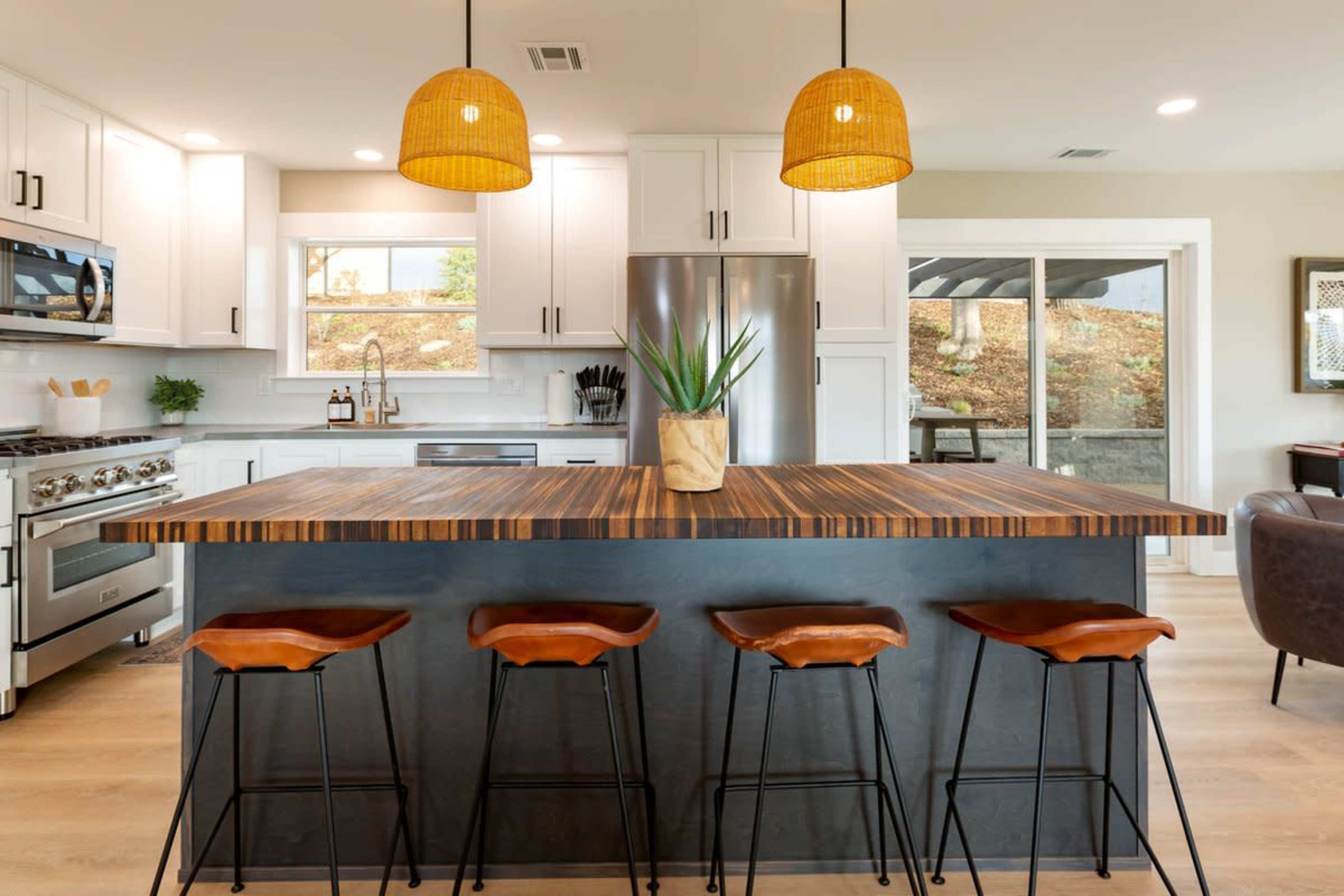 Modern Rustic with Vineyard Views - Your New Favorite Space Image in , Paso Robles, CA