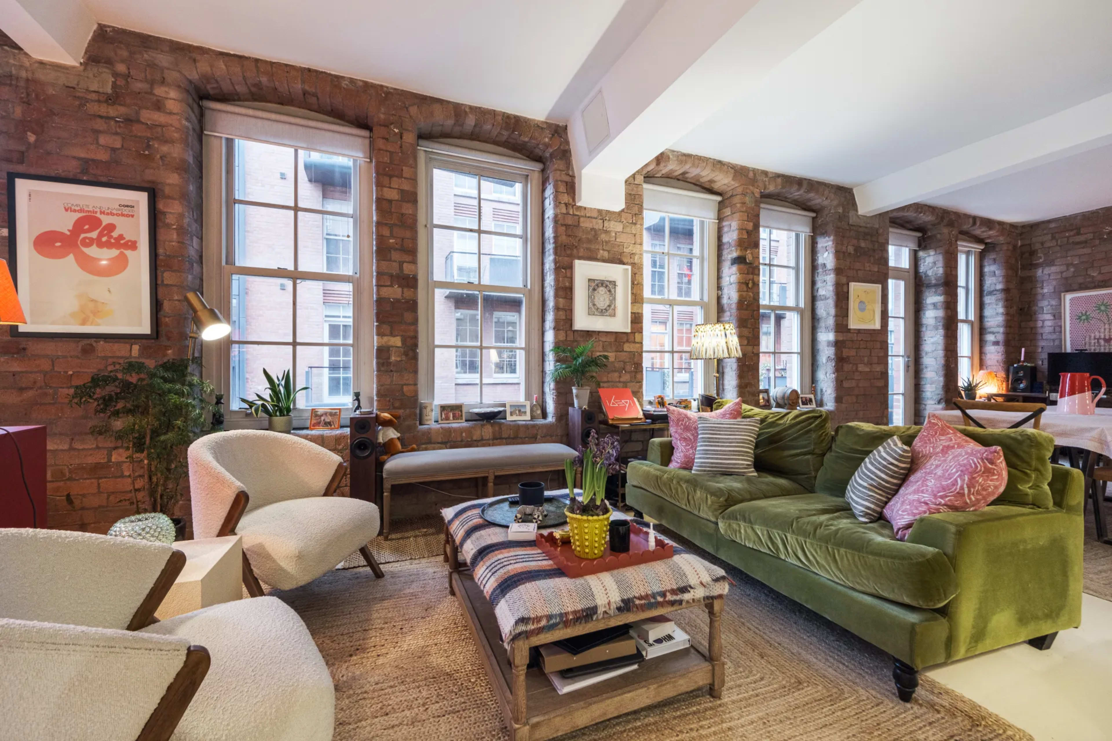 Versatile, quiet and bright open plan warehouse apartment near Bermondsey Street Image in London, London, ENG