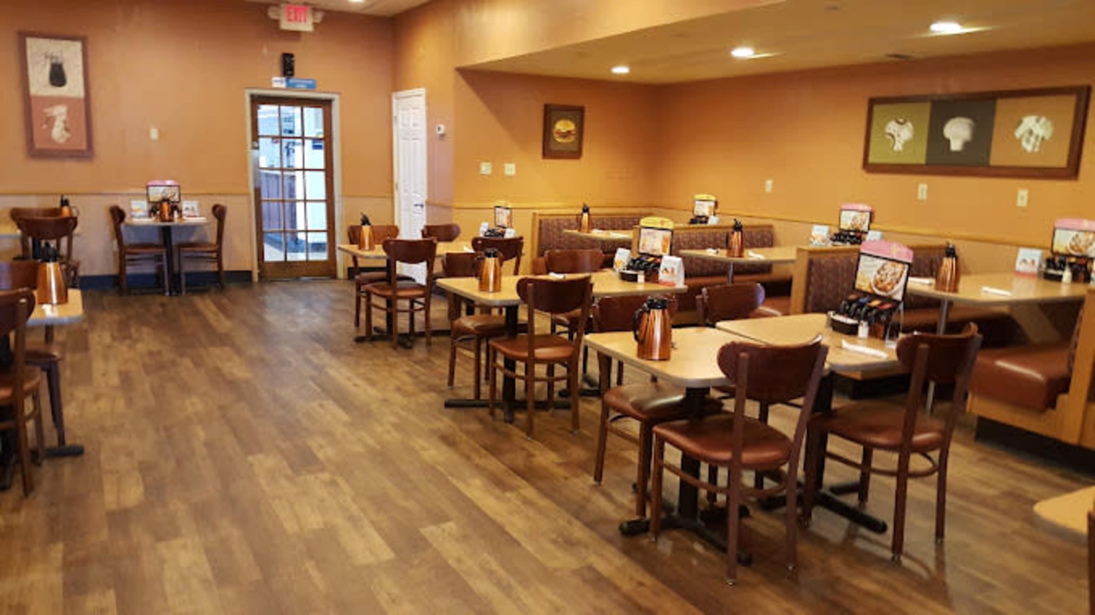 Private Dining Room / Meeting Event Space Image in Titusville, Titusville, FL