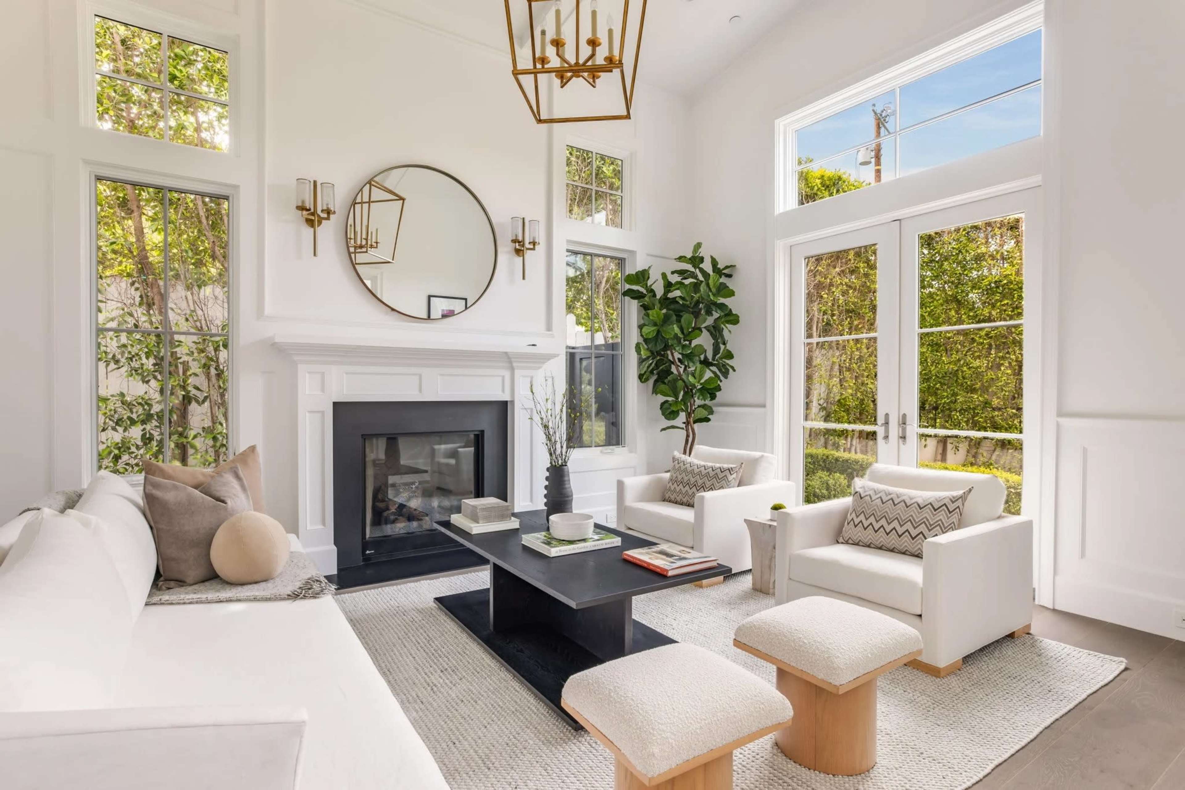Vertical Series Favorite - Bright and spacious, East Coast Inspired Home Image in Encino, Encino, CA
