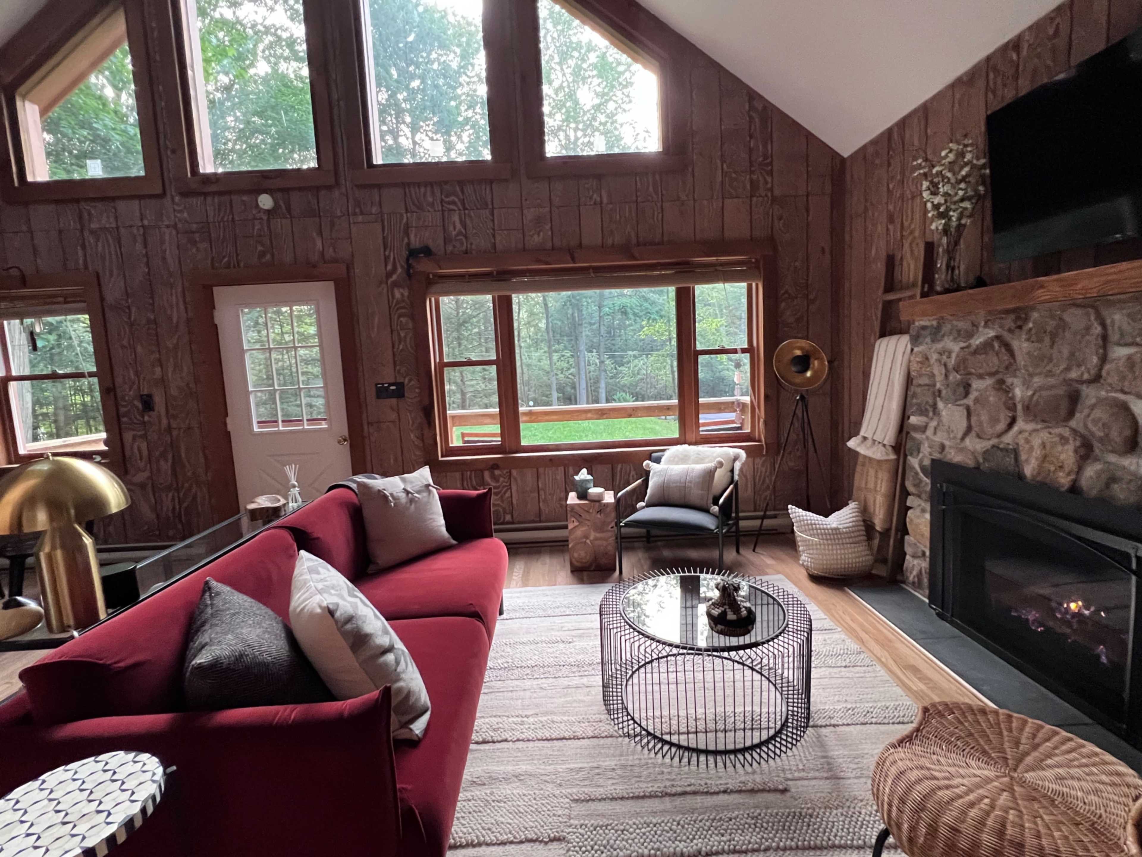 Warm and modern Poconos Cabin Image in Tobyhanna Township, Pocono lake, PA