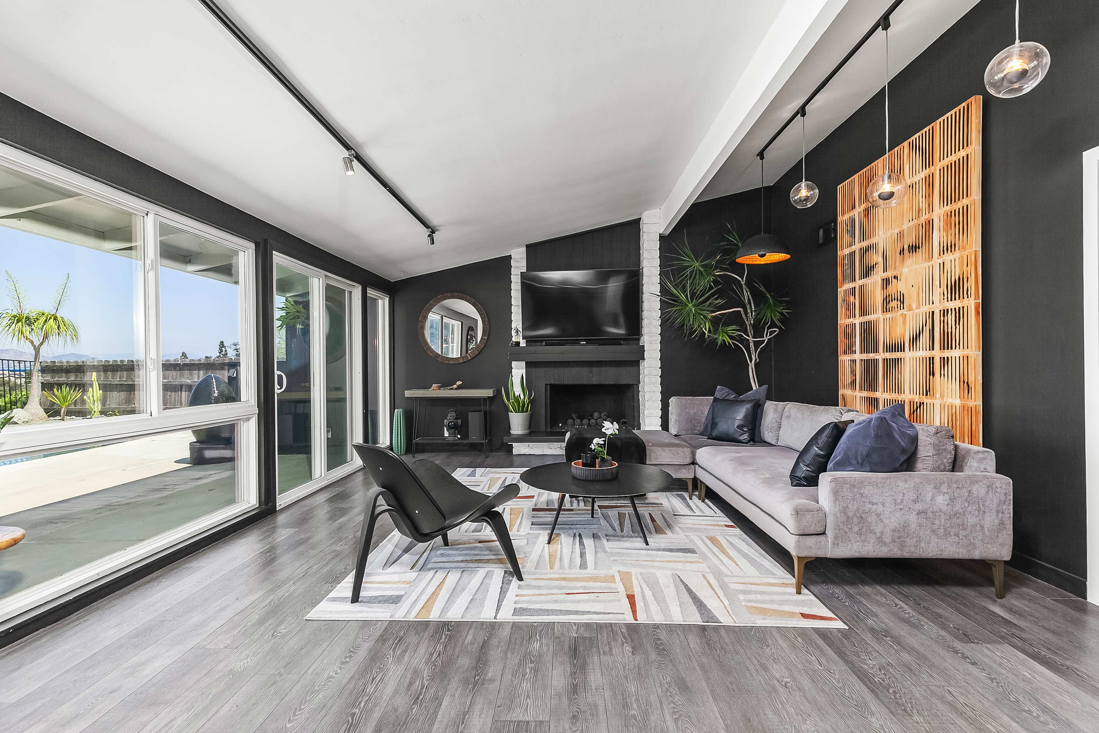 Midcentury home with a pool and a view Image in La Mesa, La Mesa, CA