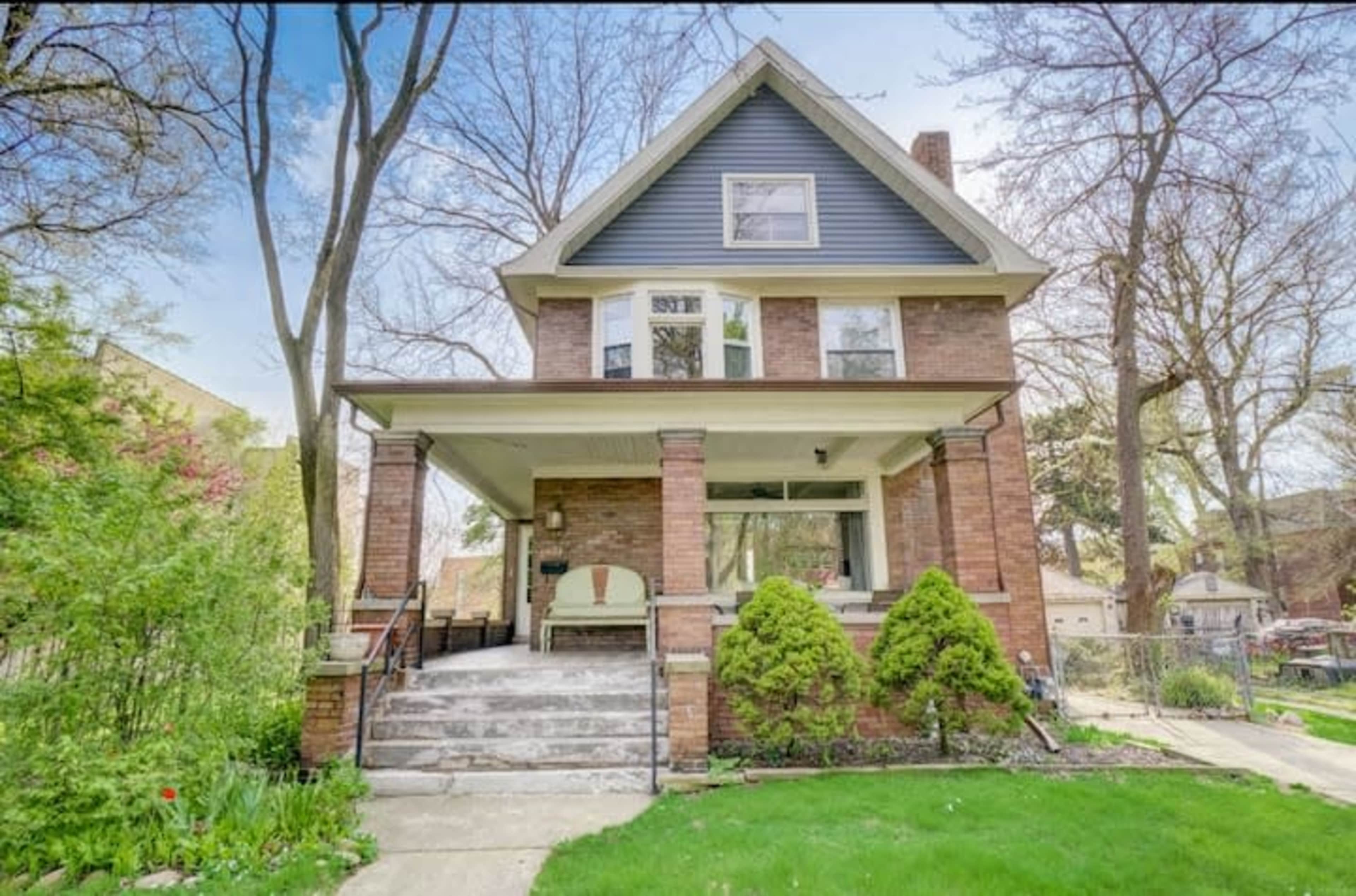 1910s spacious craftsman home with large porch and clean interior | Downtown Detroit Image in Central Southwest, Detroit, FM