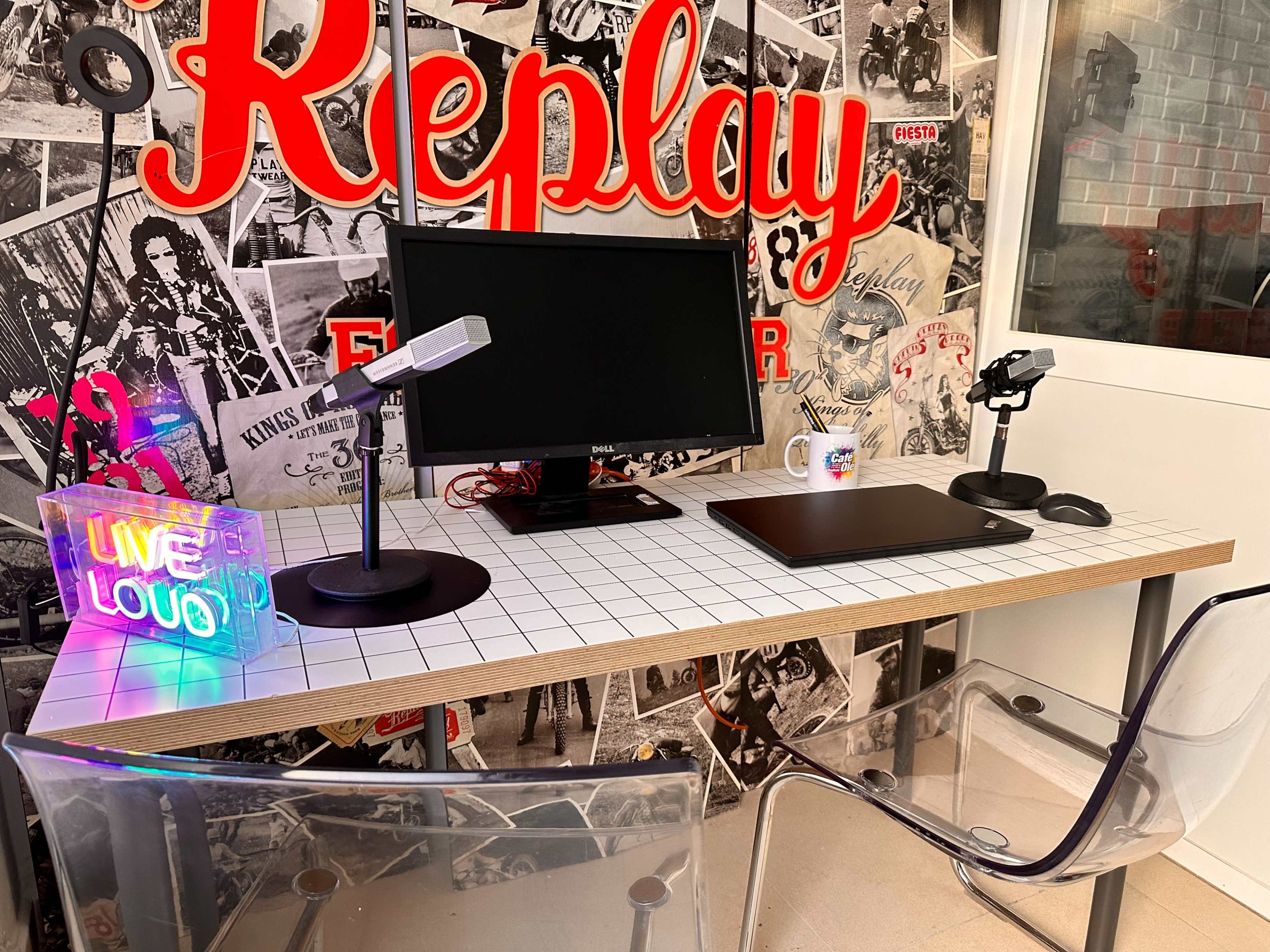 Estudio set de podcasts Image in Valdezarza, madrid, M