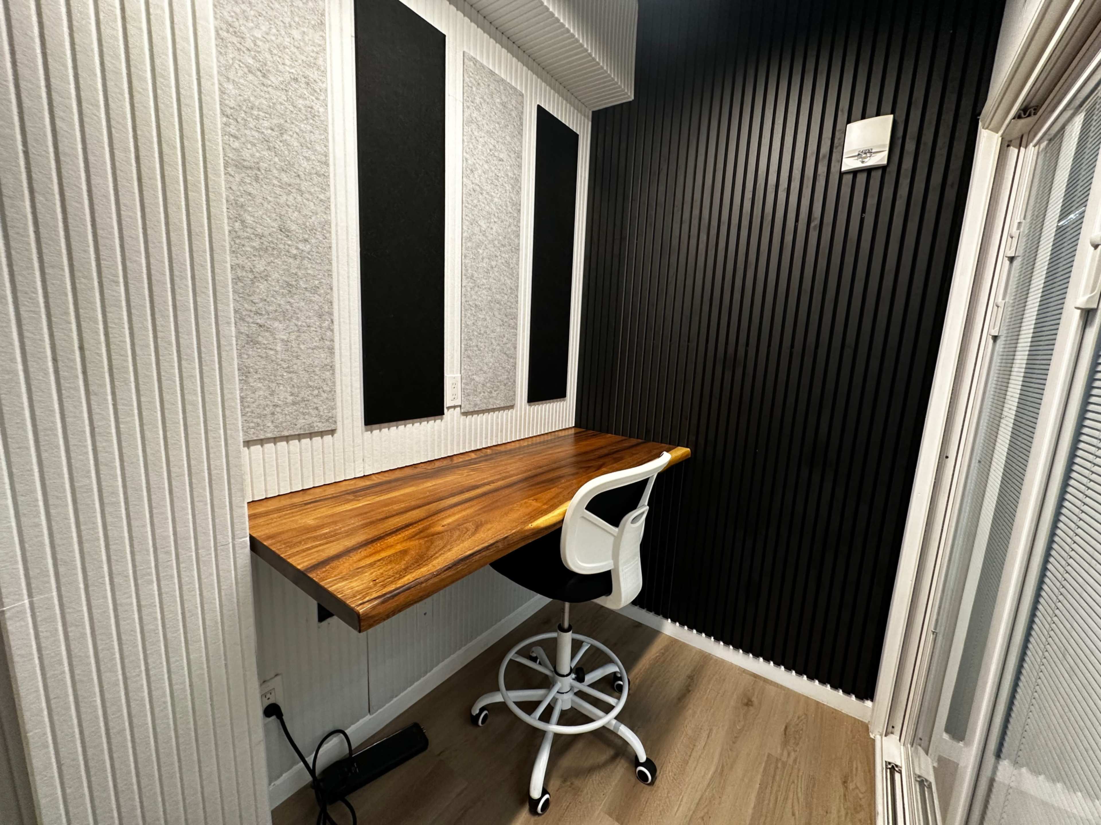 Cozy Podcast Media Content Studio Custom Lighting Image in Waikiki, Honolulu, HI