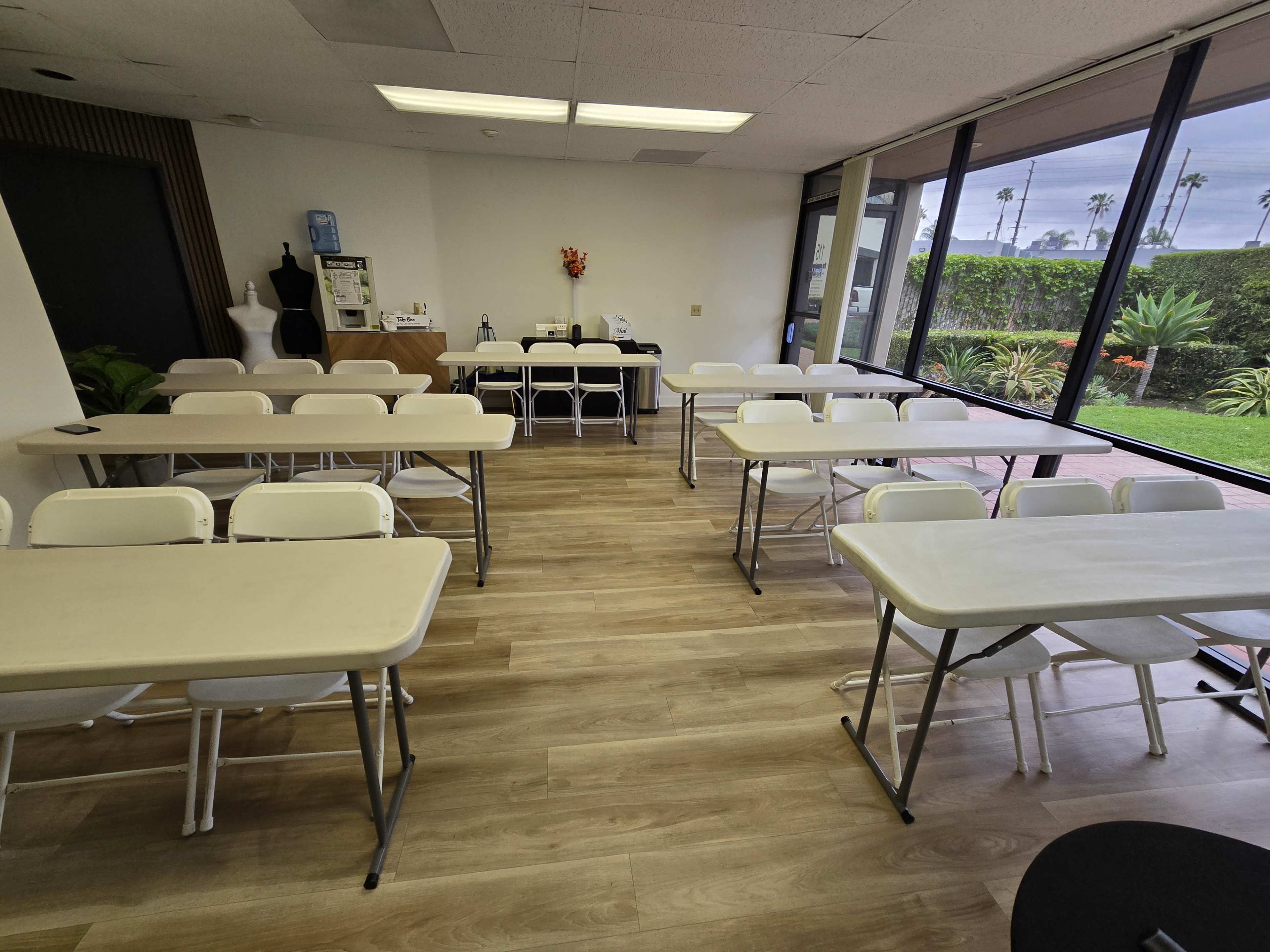 Meeting/Networking Room Available Image in Orange, Orange, CA