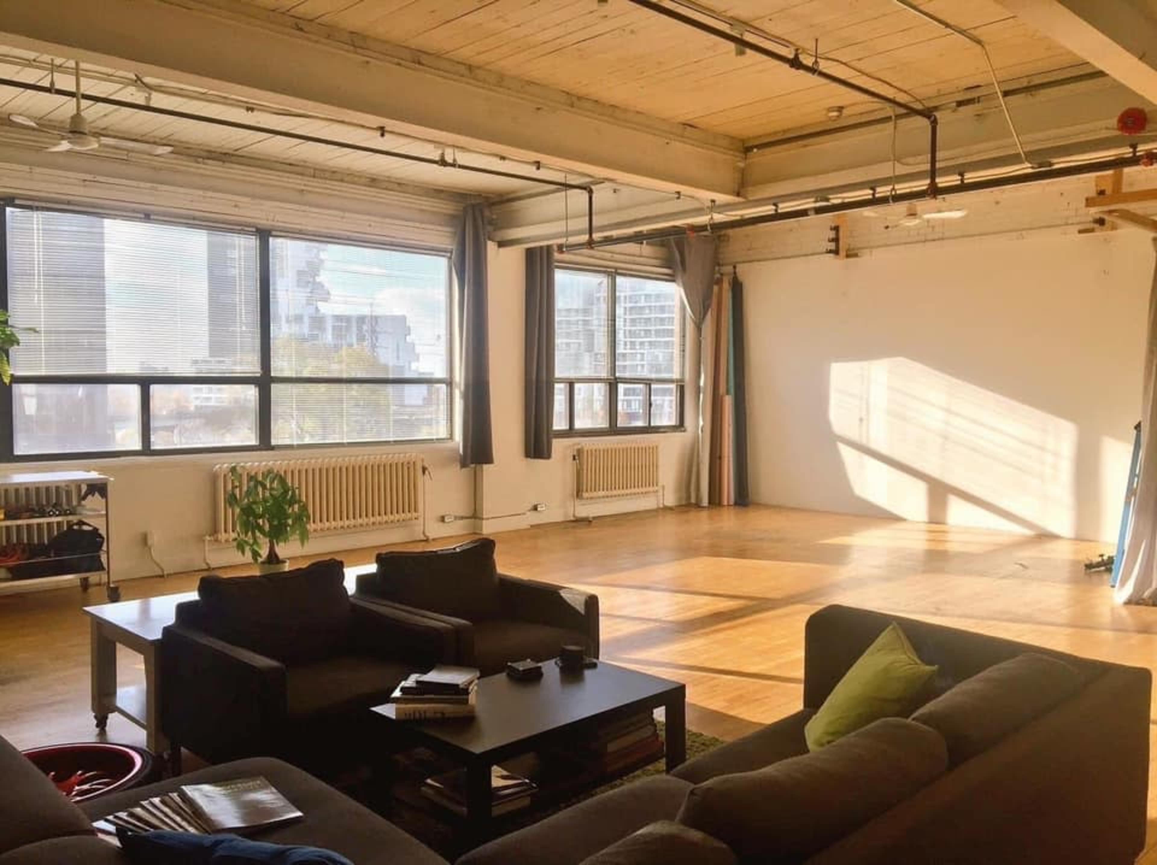 STUDIO 311 | Toronto Rustic & Open Concept Hard-Loft Studio Image in Riverside, Toronto, ON