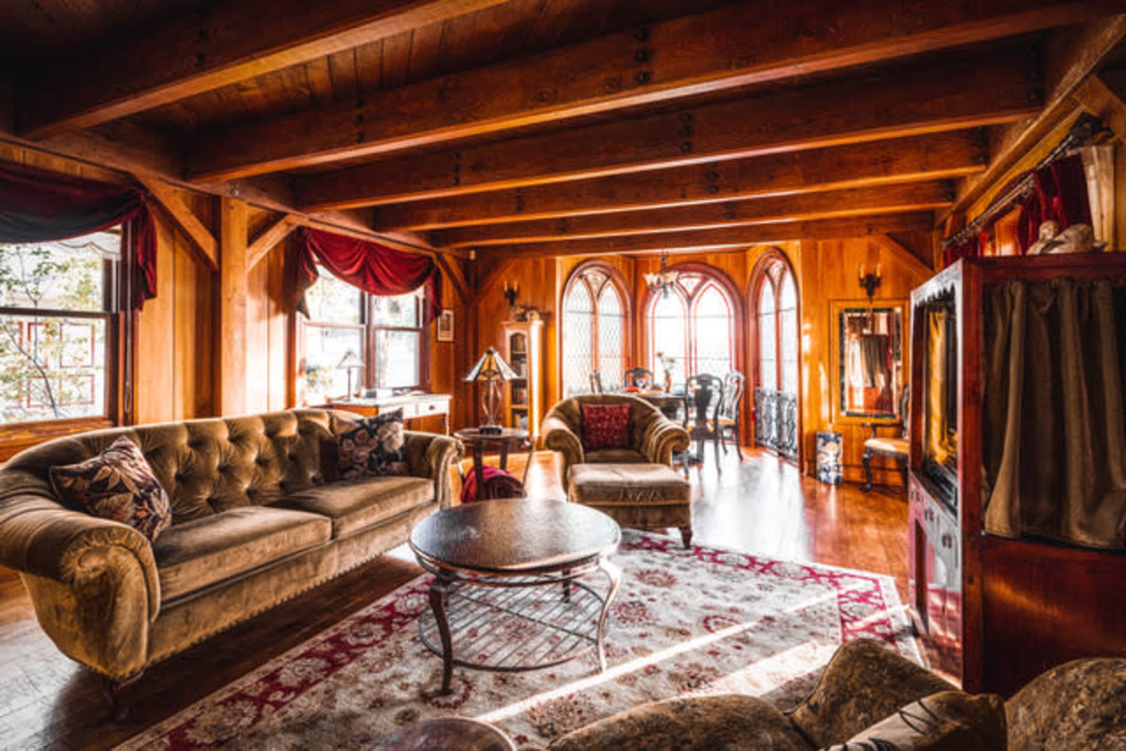 Downtown Historic Victorian Cottage with Stained Glass & Natural Light Image in Nevada City, Nevada City, CA