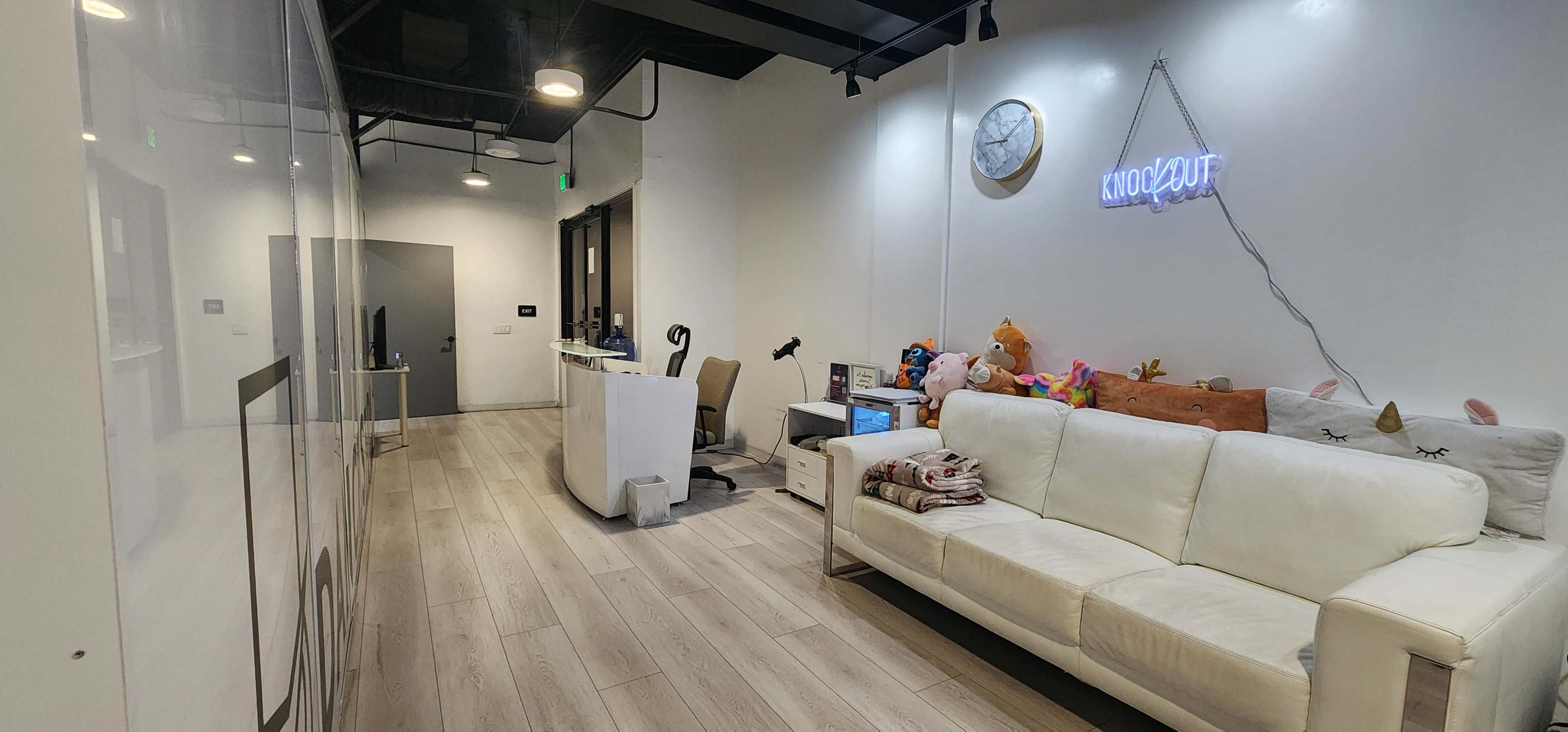 Contemporary Dance Studio with Modern Lighting Image in Sunnyvale, Sunnyvale, CA